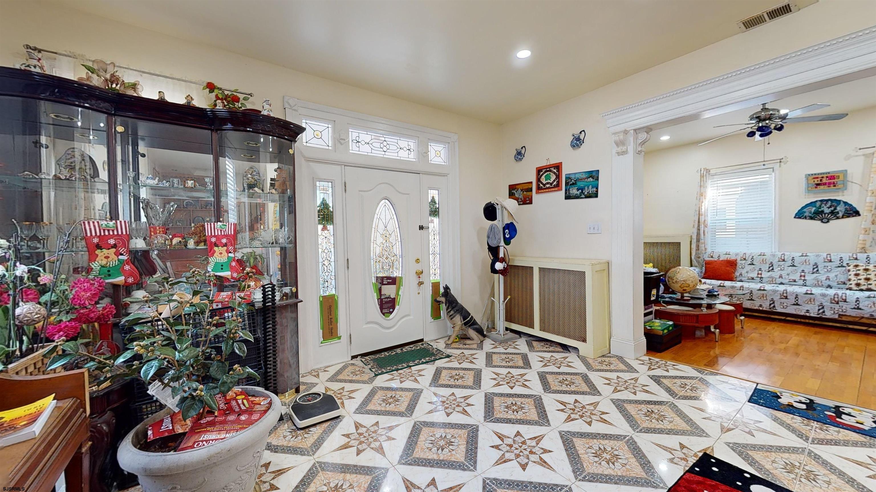 18 S Jackson Avenue - Picture 2