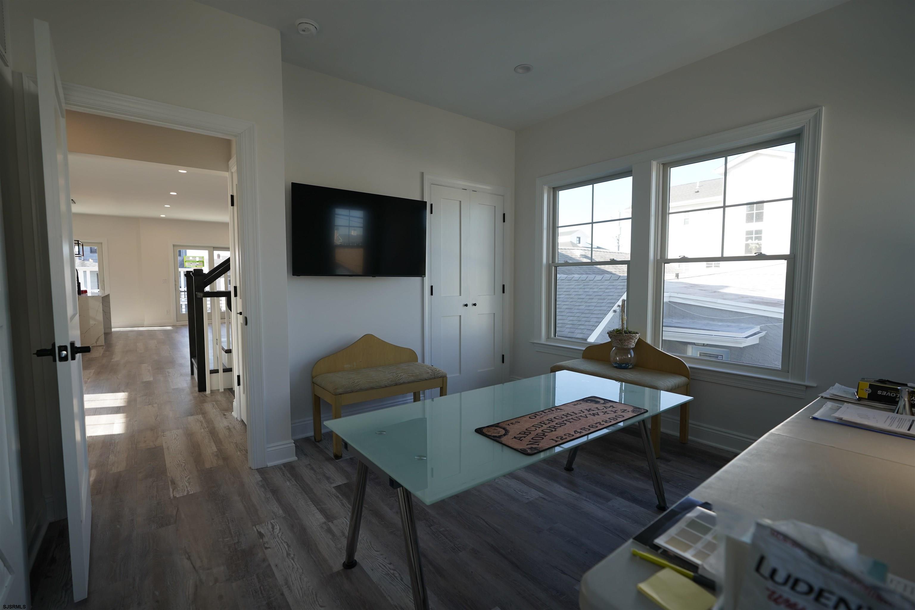 301 N Vendome Avenue