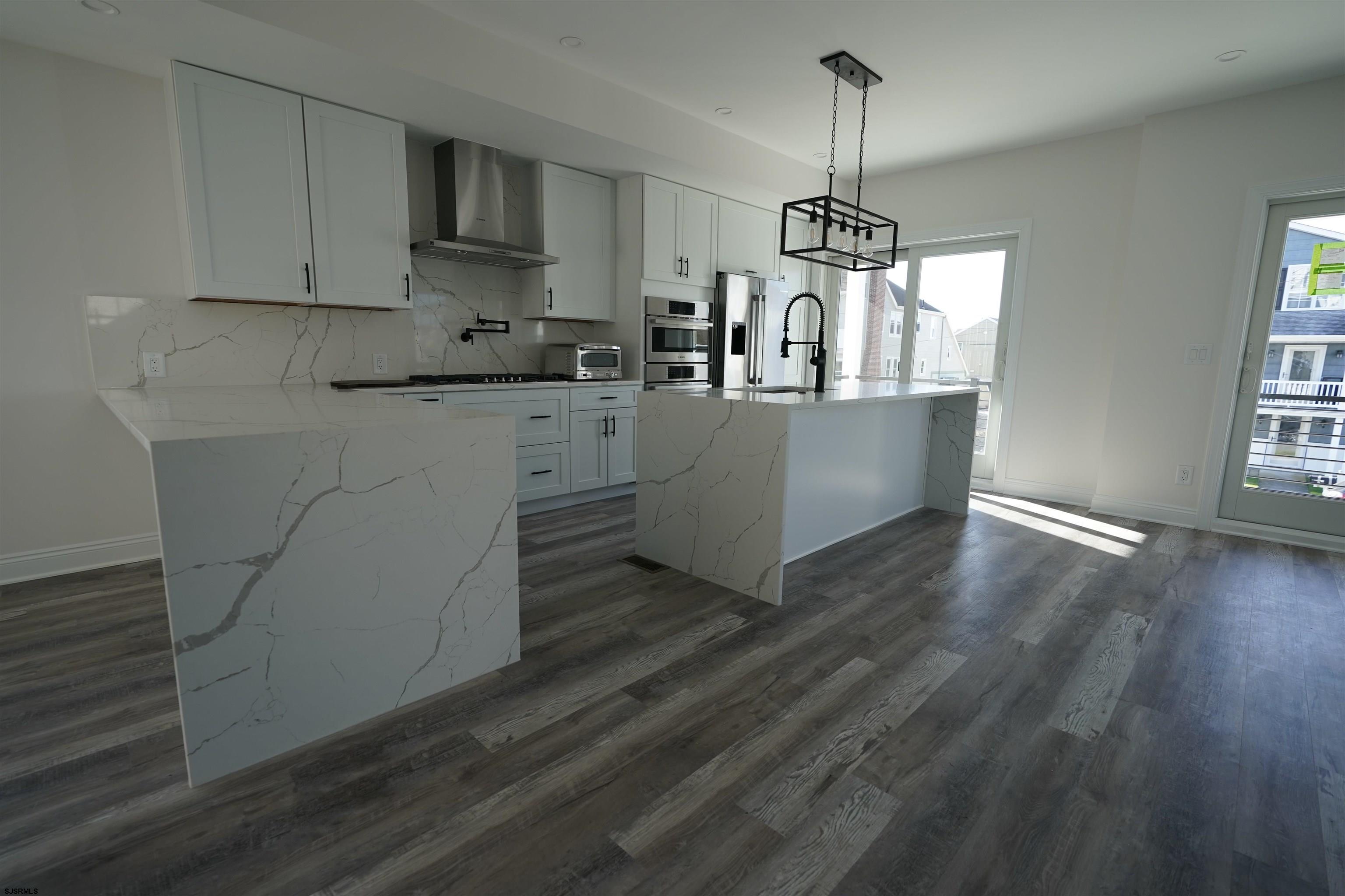 301 N Vendome Avenue