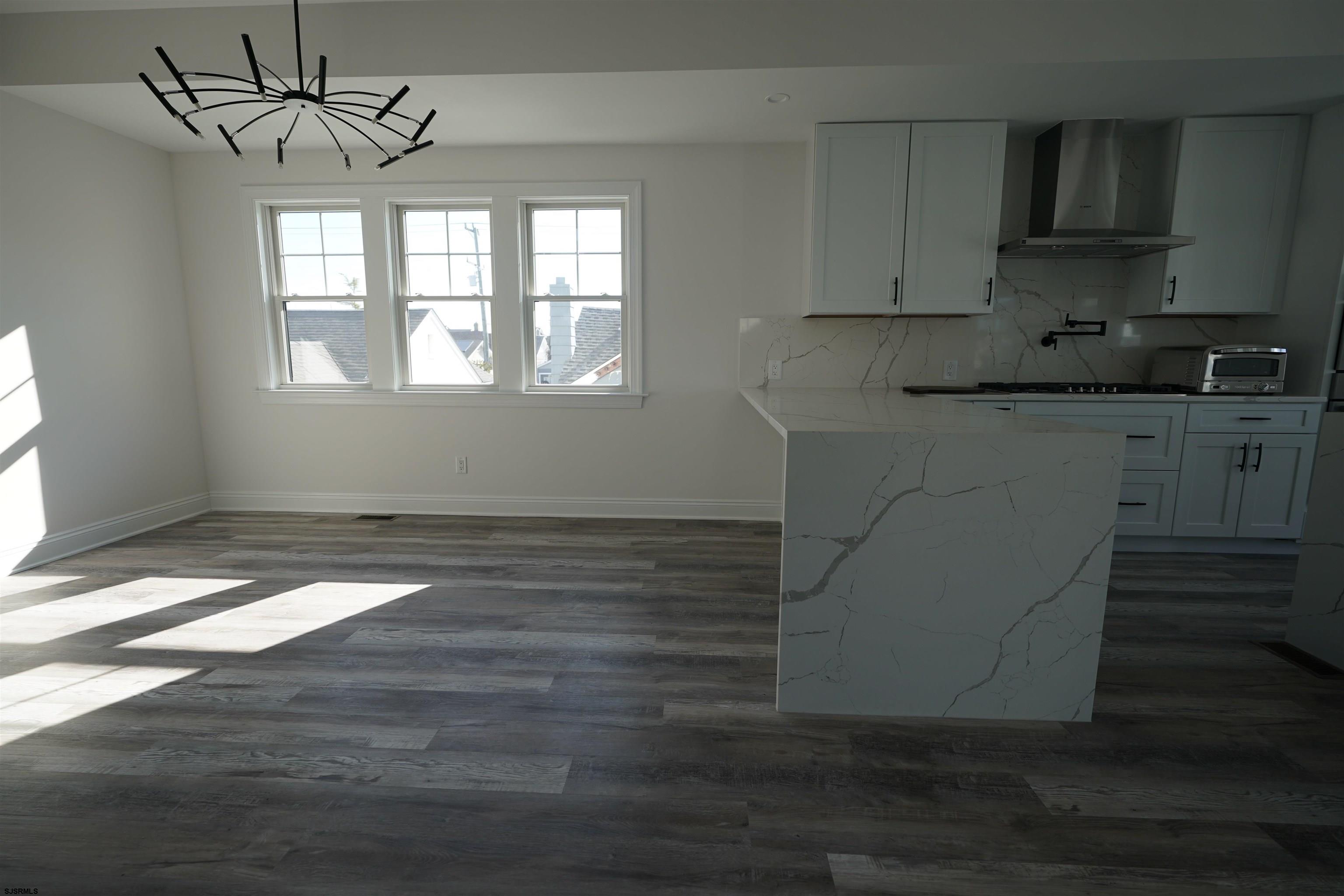 301 N Vendome Avenue