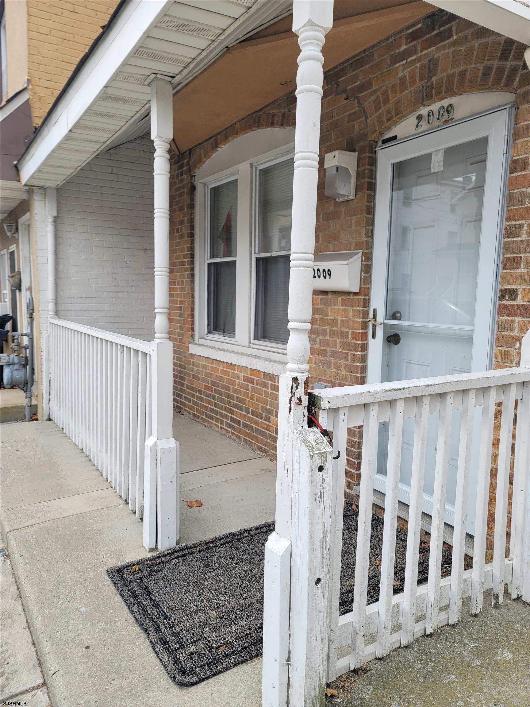 2009 Grant - Picture 1