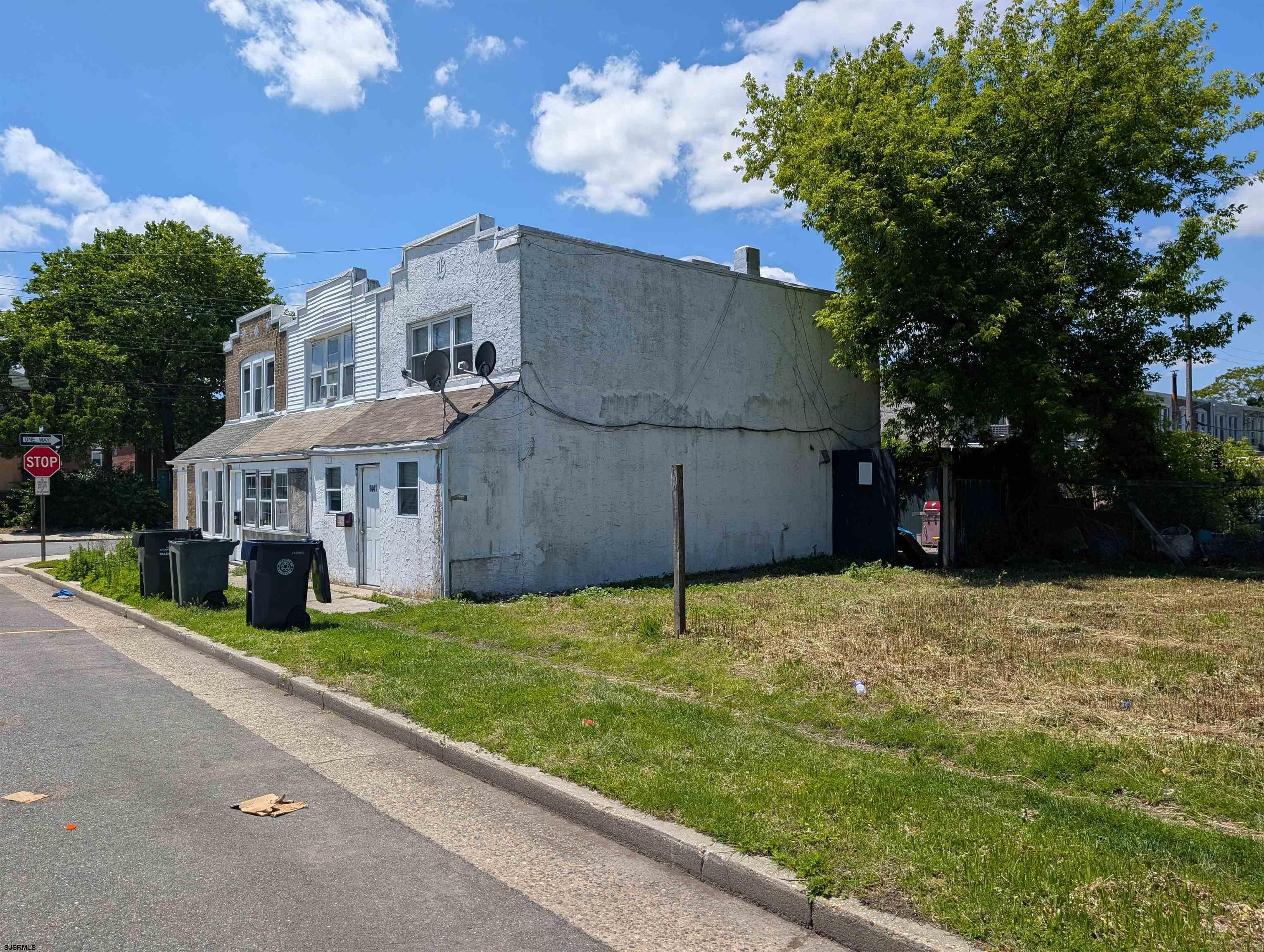 1441 Caspian Avenue - Picture 1