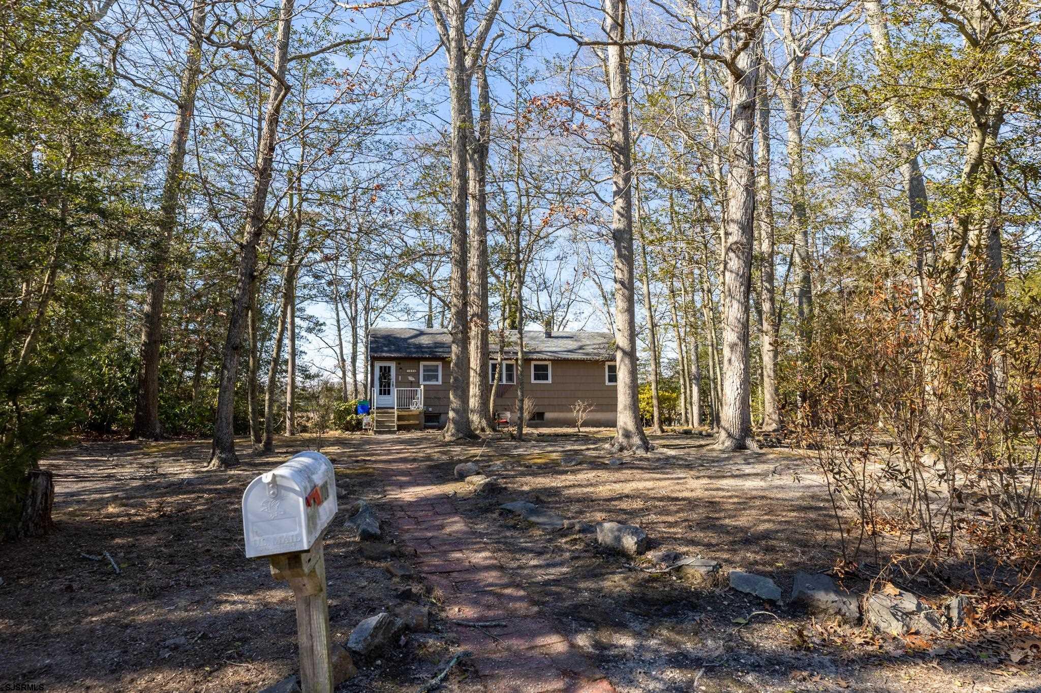 1026 Bartlett Dr - Picture 4