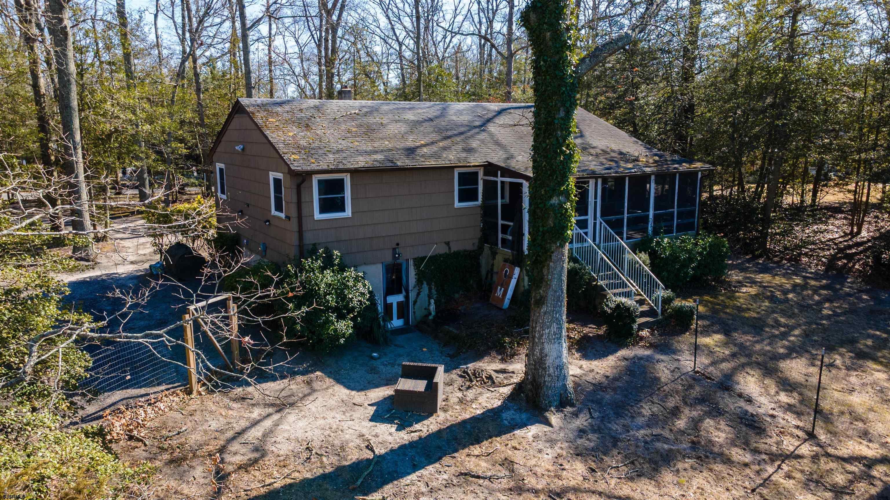 1026 Bartlett Dr