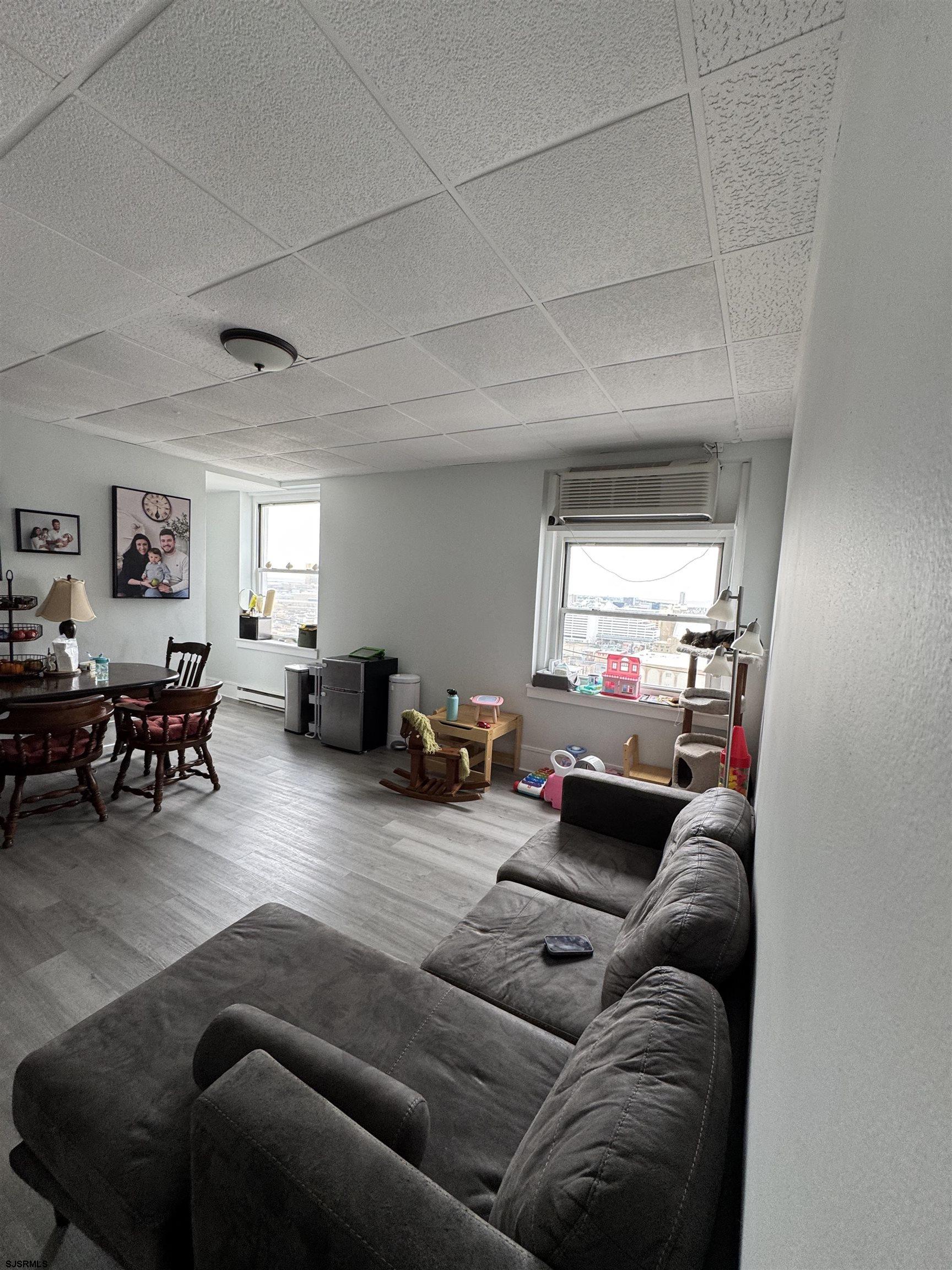 2721 Boardwalk - Picture 3