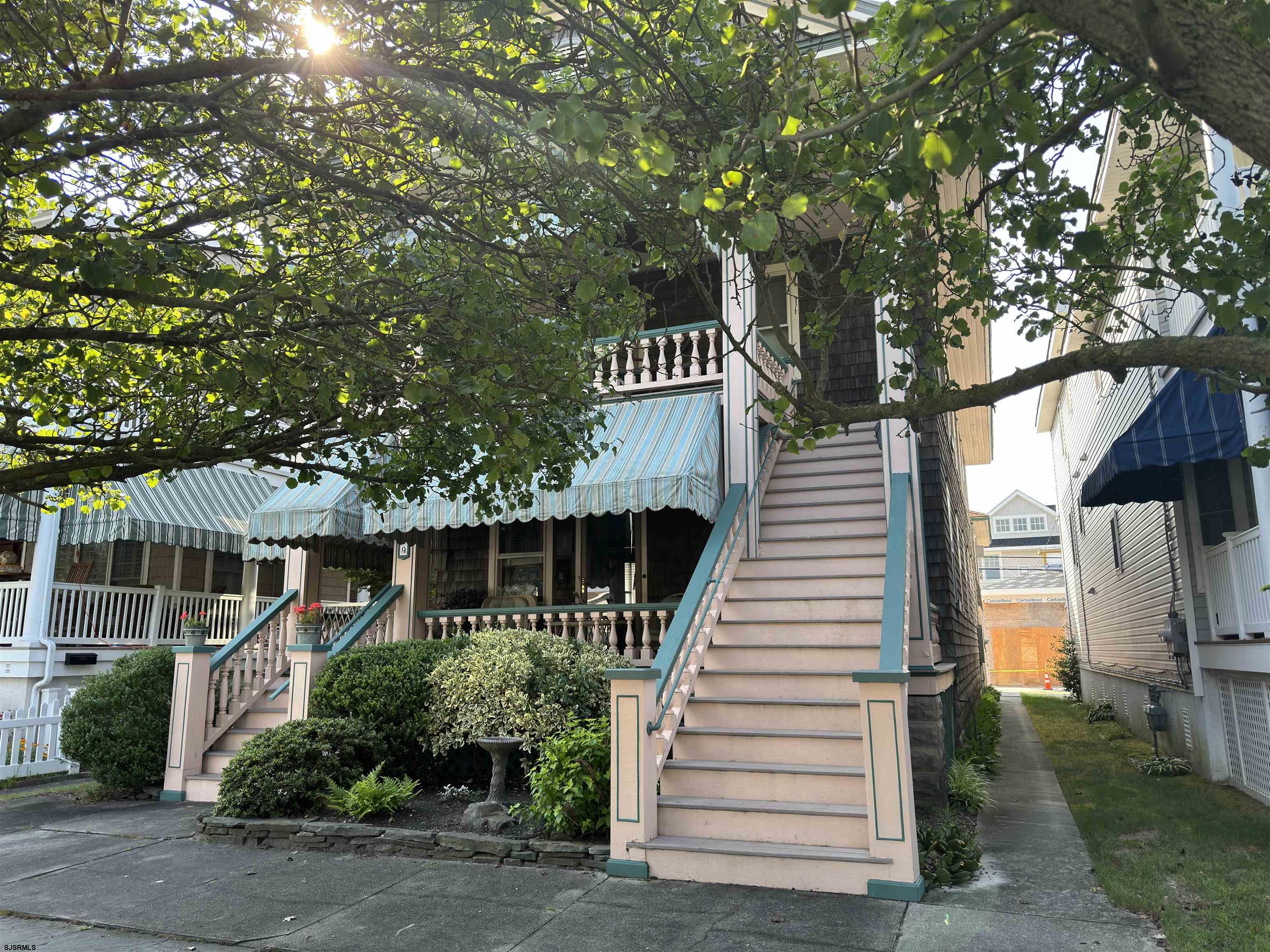 1219 Wesley Avenue - Picture 1