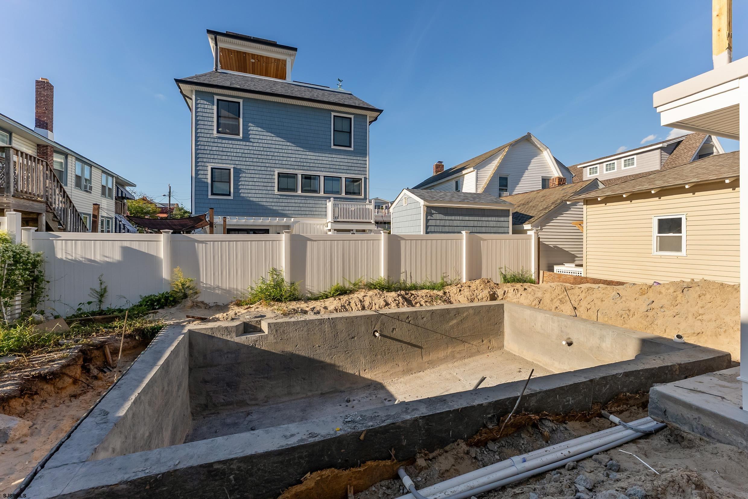 14 Gardens Road - Picture 2