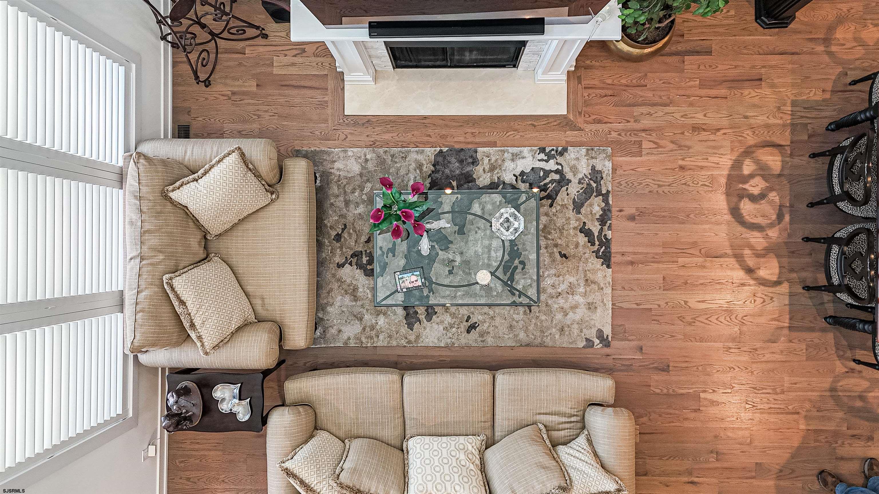 420 N Delavan Avenue - Picture 2