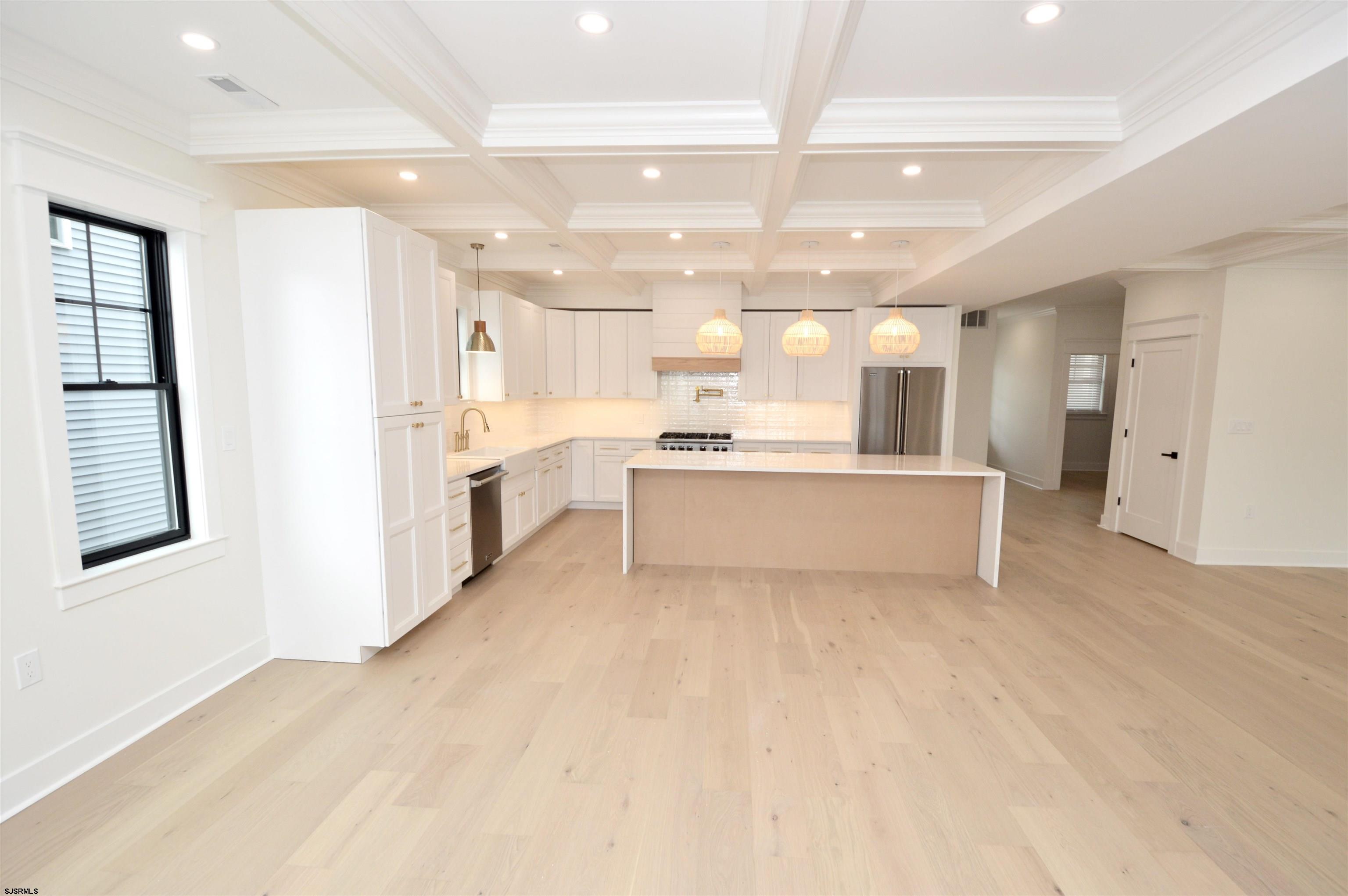 331 W 16th Avenue
