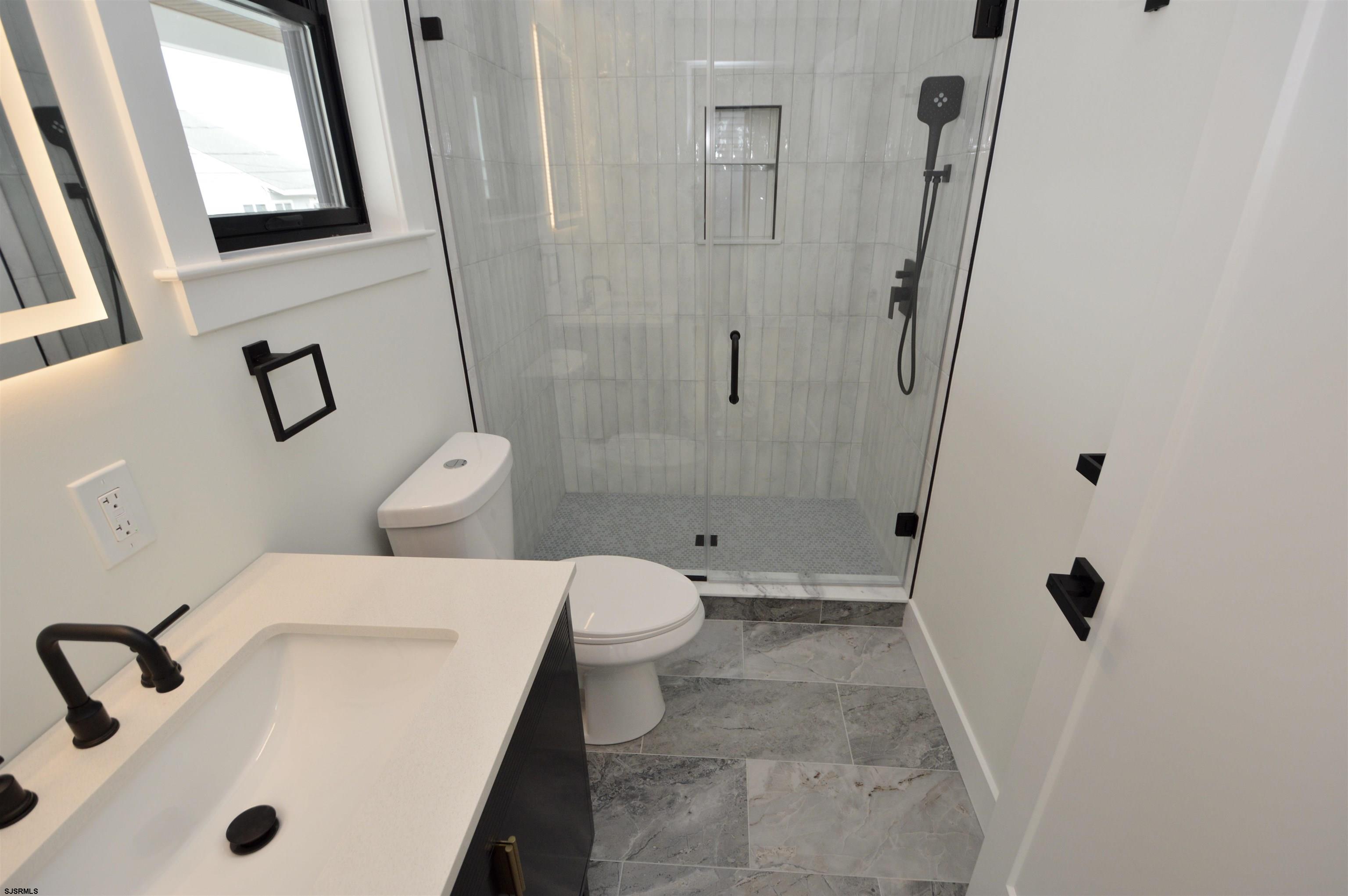 331 W 16th Avenue