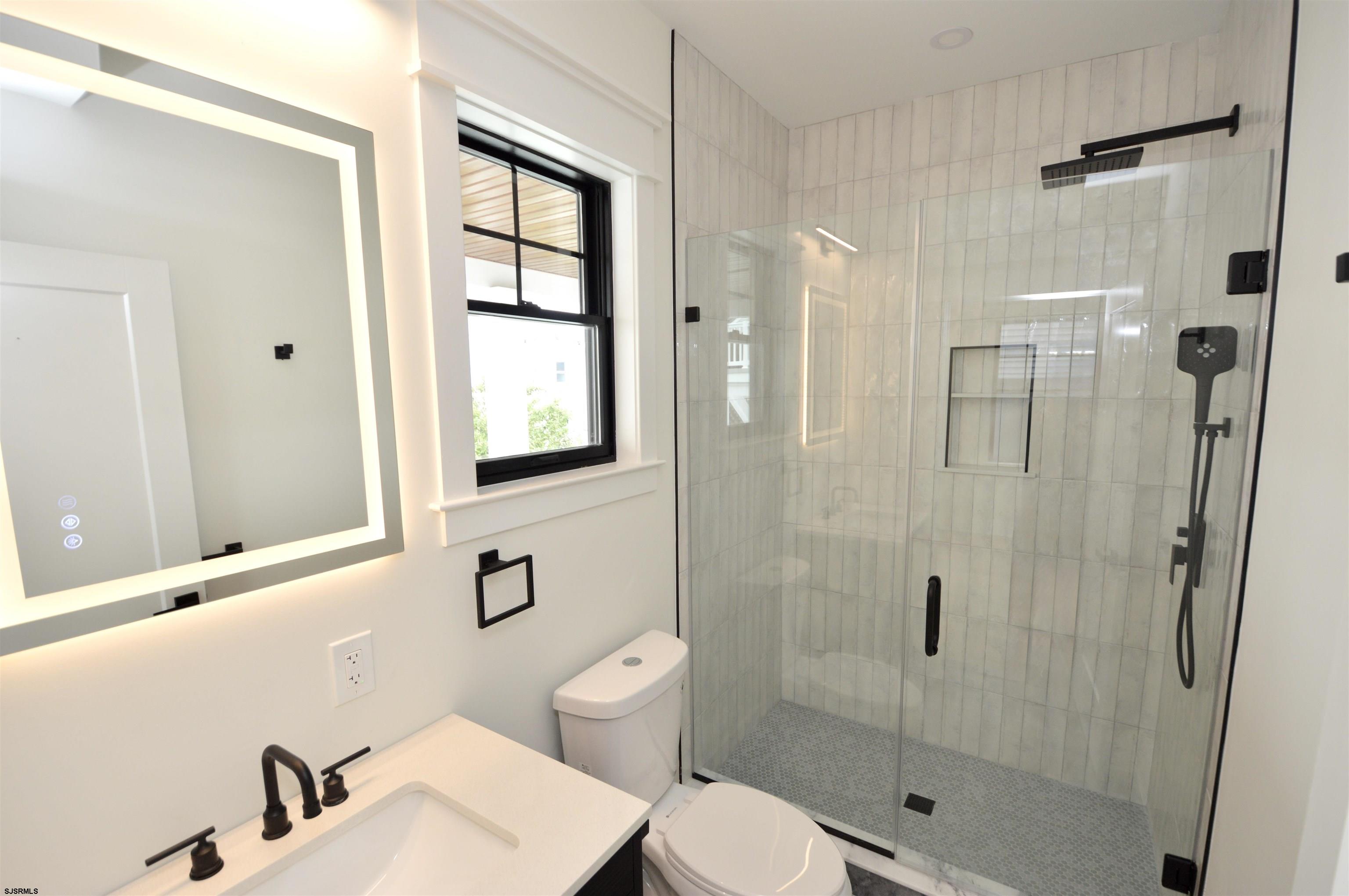 331 W 16th Avenue