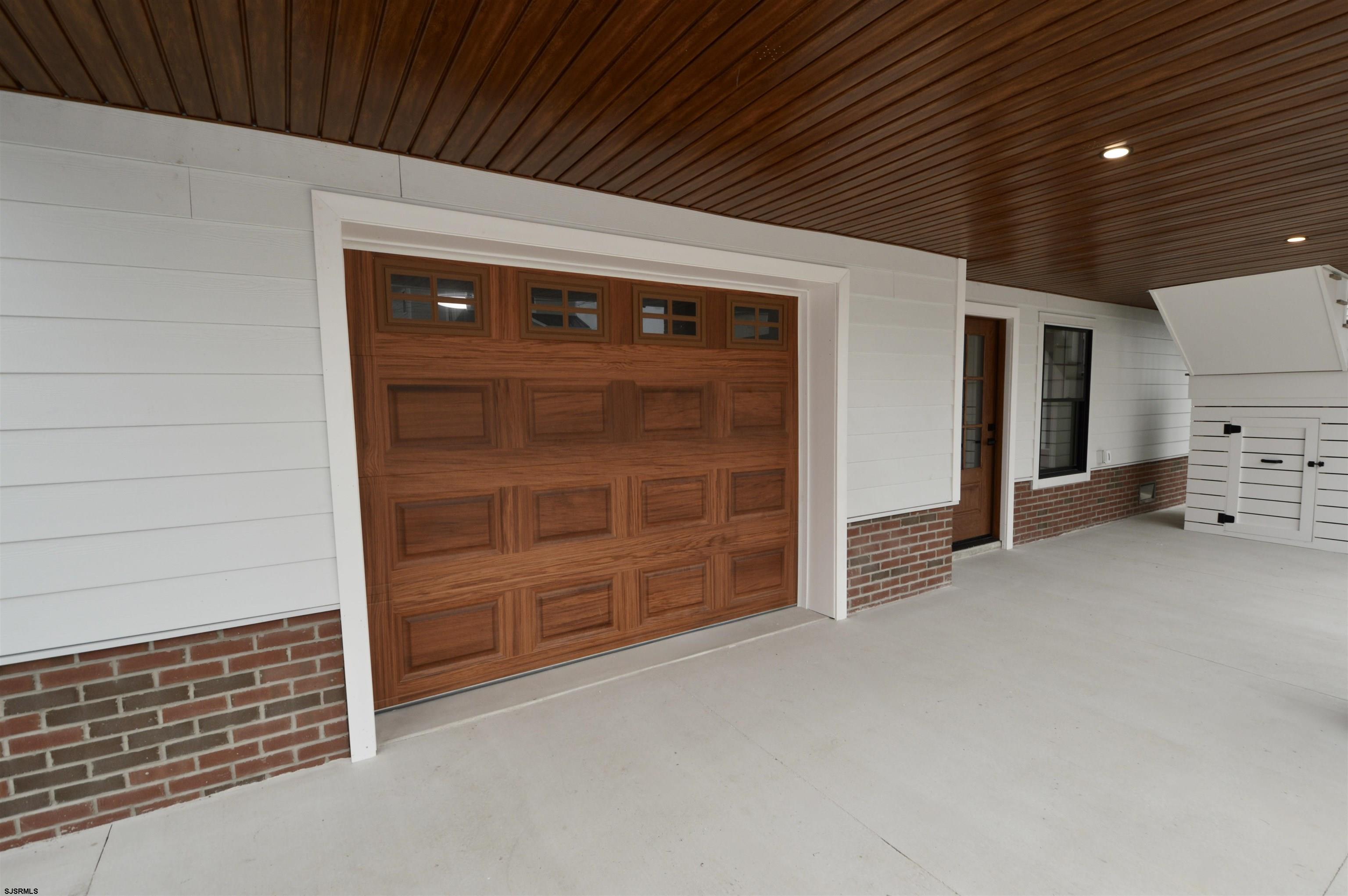 331 W 16th Avenue - Picture 2