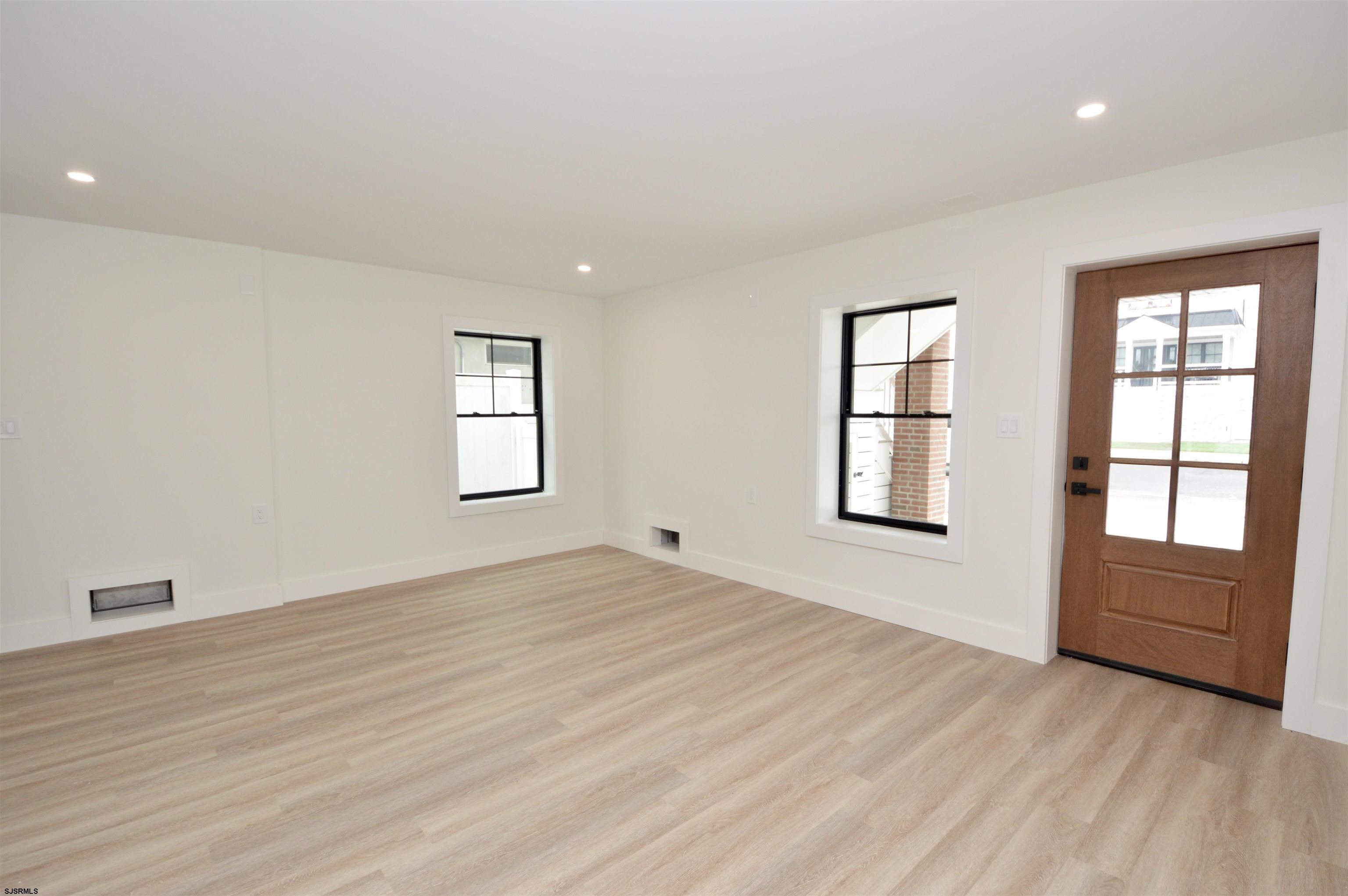 331 W 16th Avenue