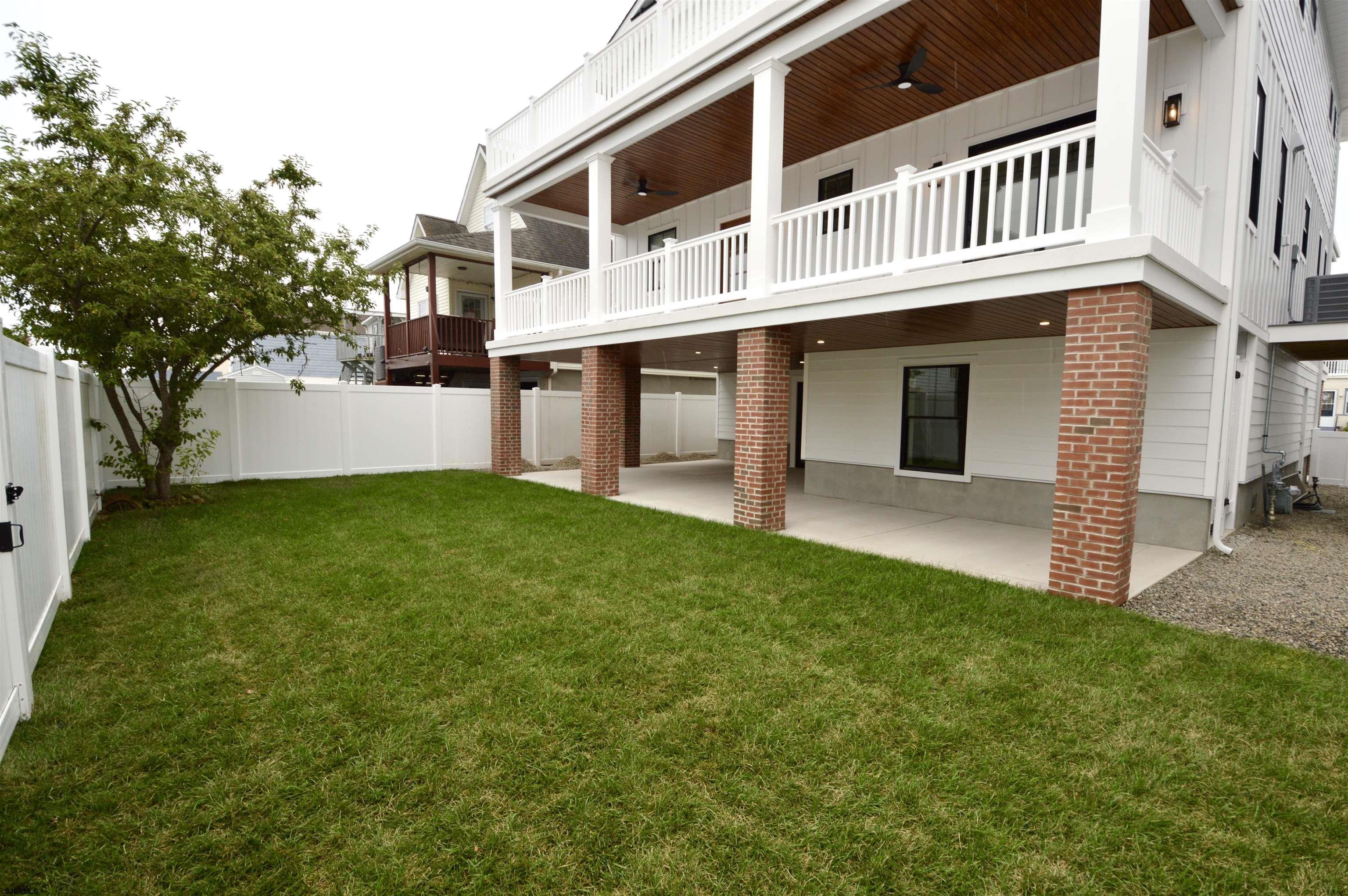 331 W 16th Avenue