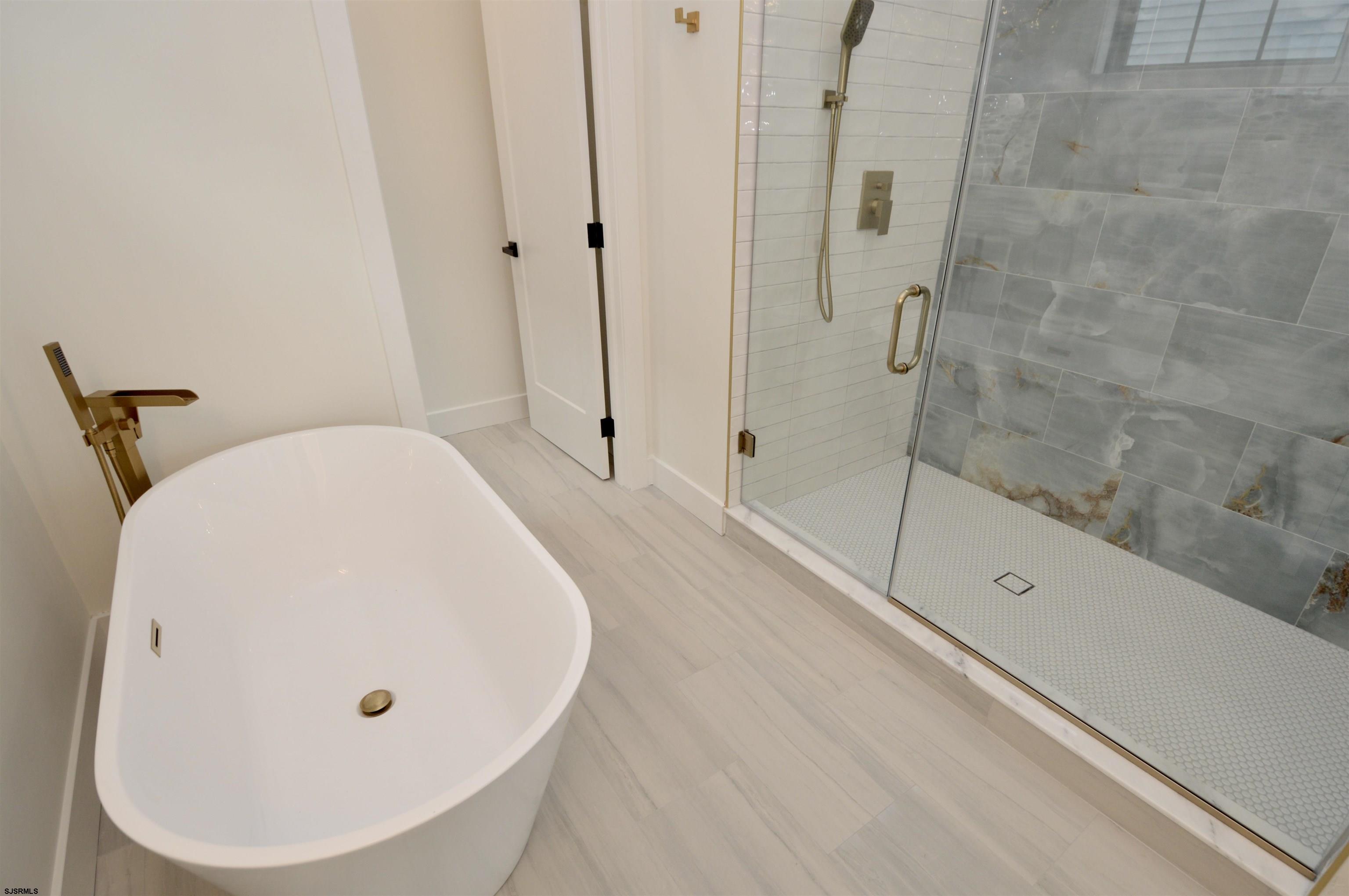331 W 16th Avenue