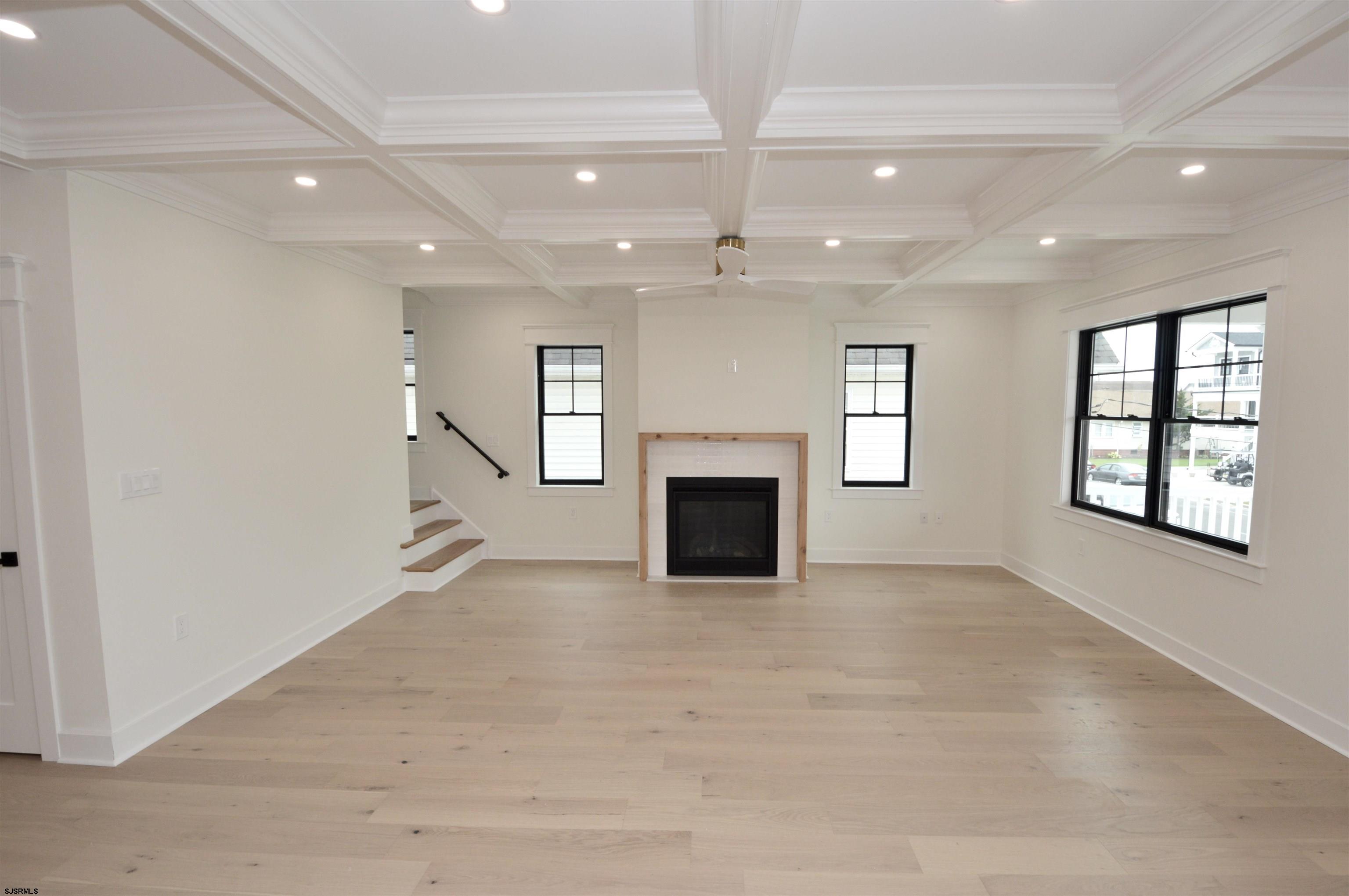 331 W 16th Avenue