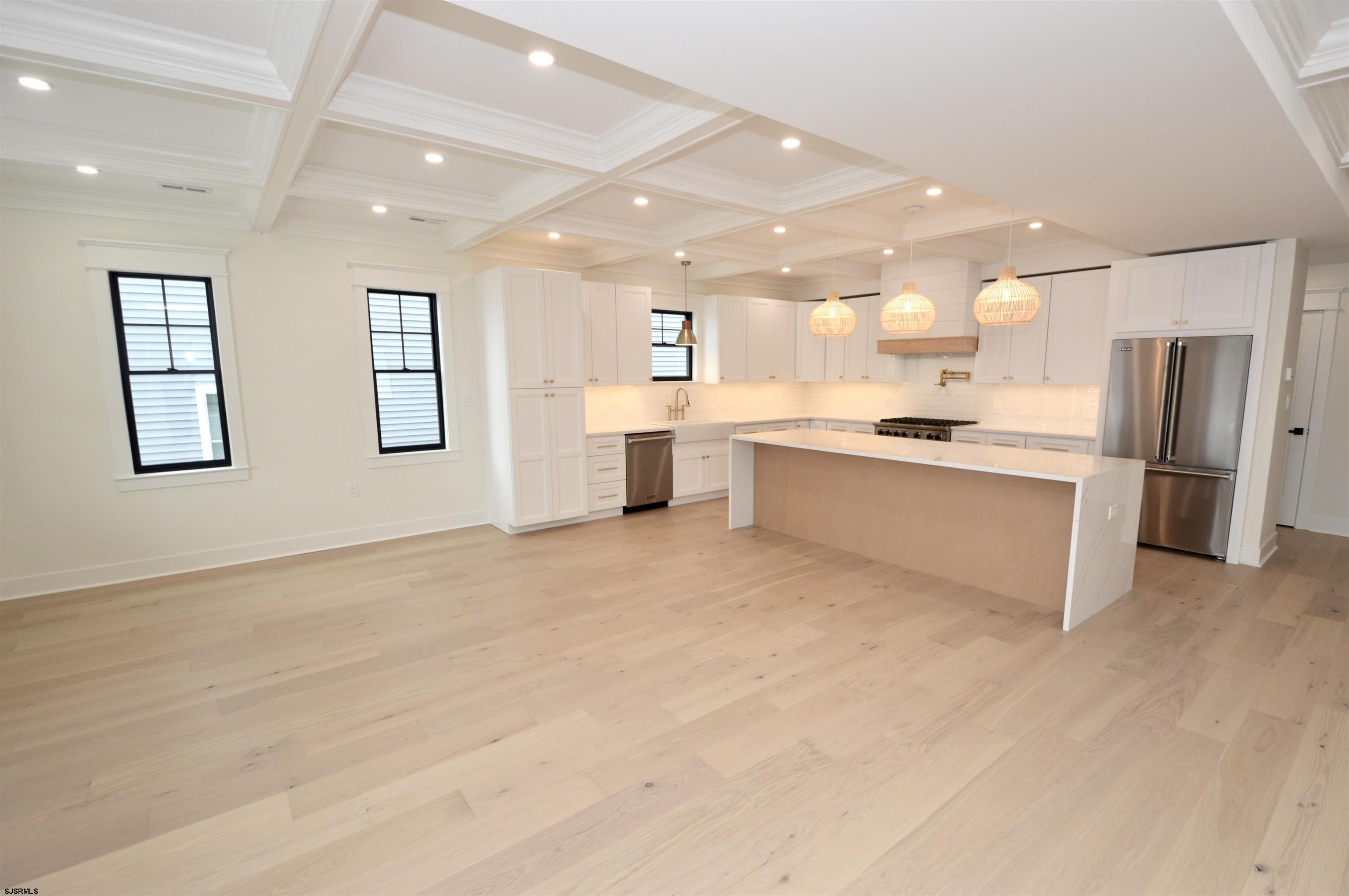 331 W 16th Avenue