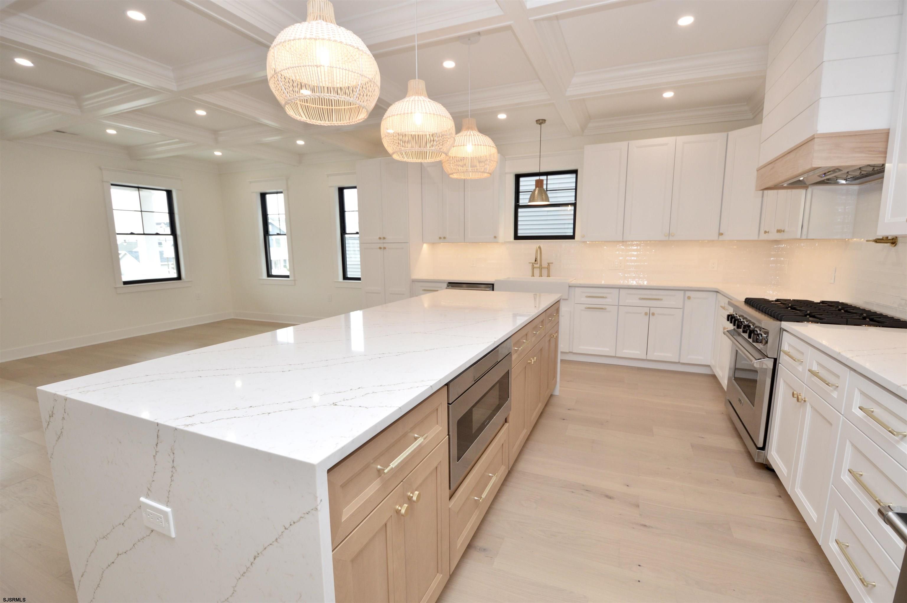 331 W 16th Avenue