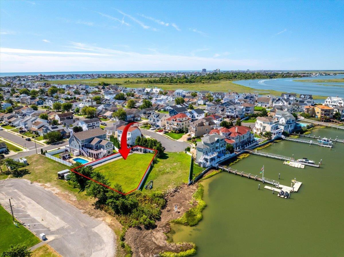 907 N Burghley Avenue