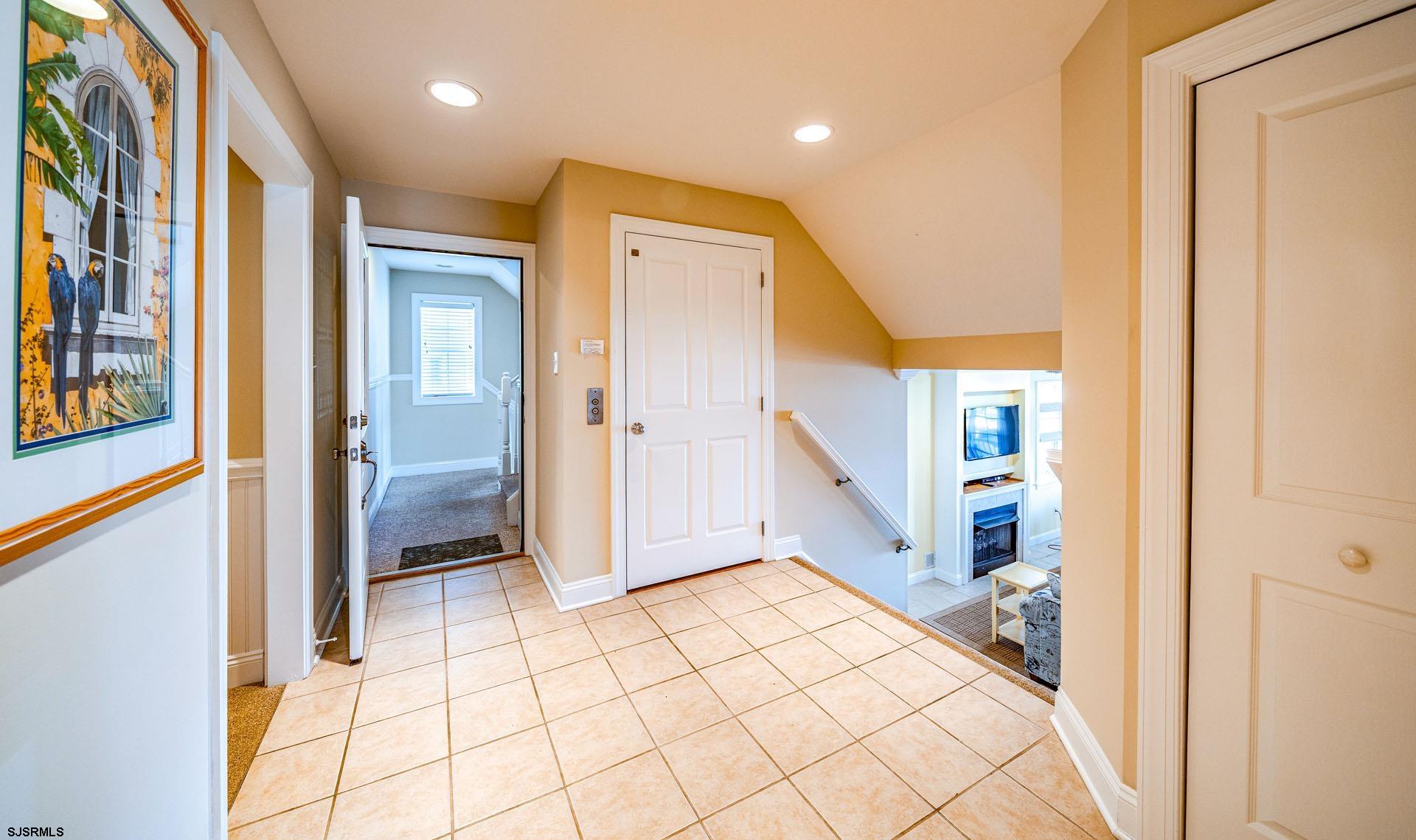 1009 Wesley Avenue - Picture 3