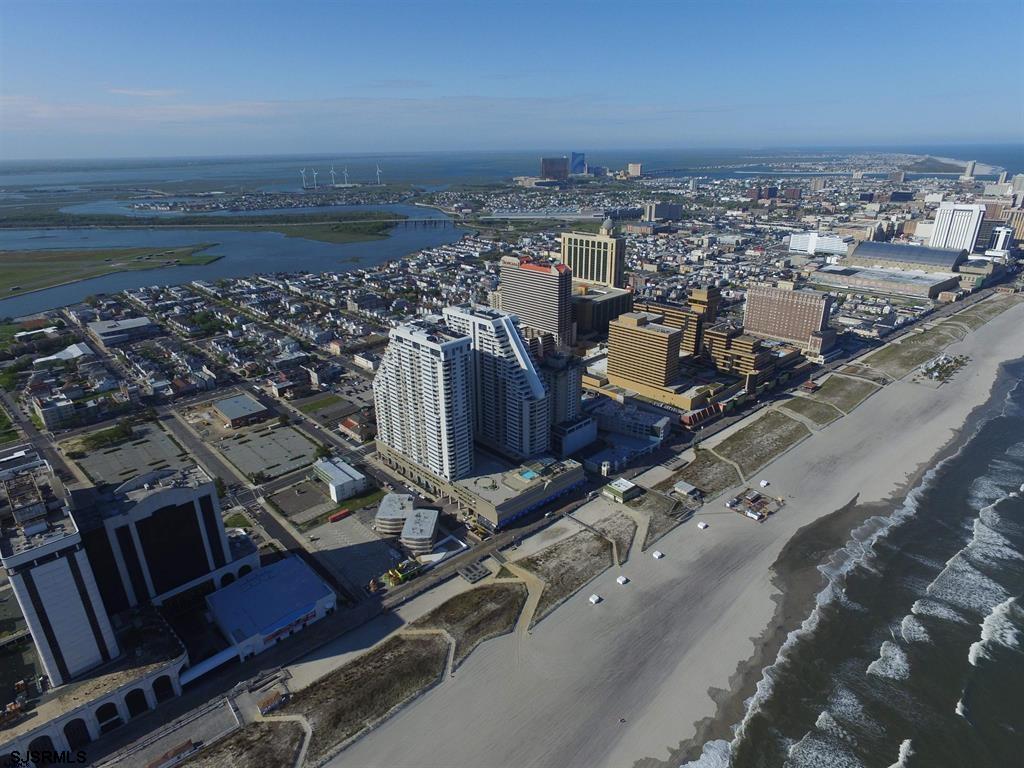 3101 Boardwalk - Picture 1