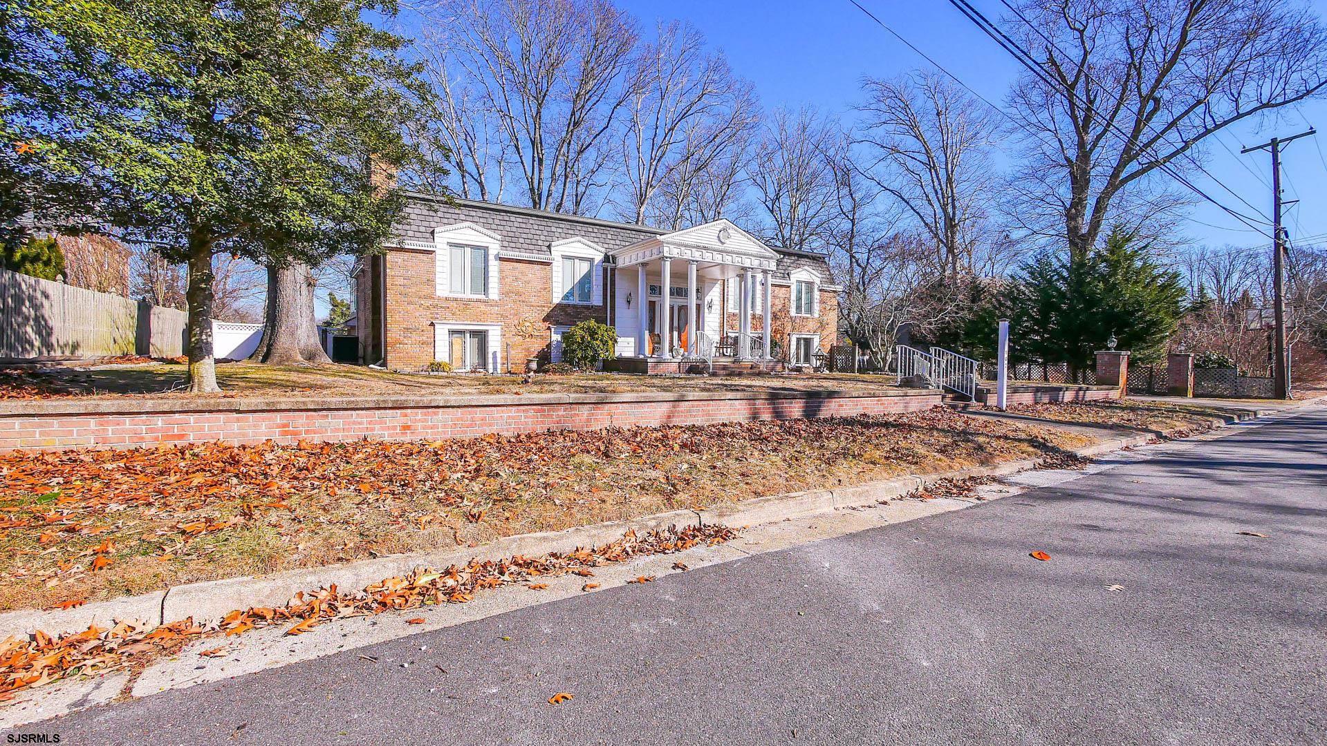 102 Morris Avenue - Picture 1