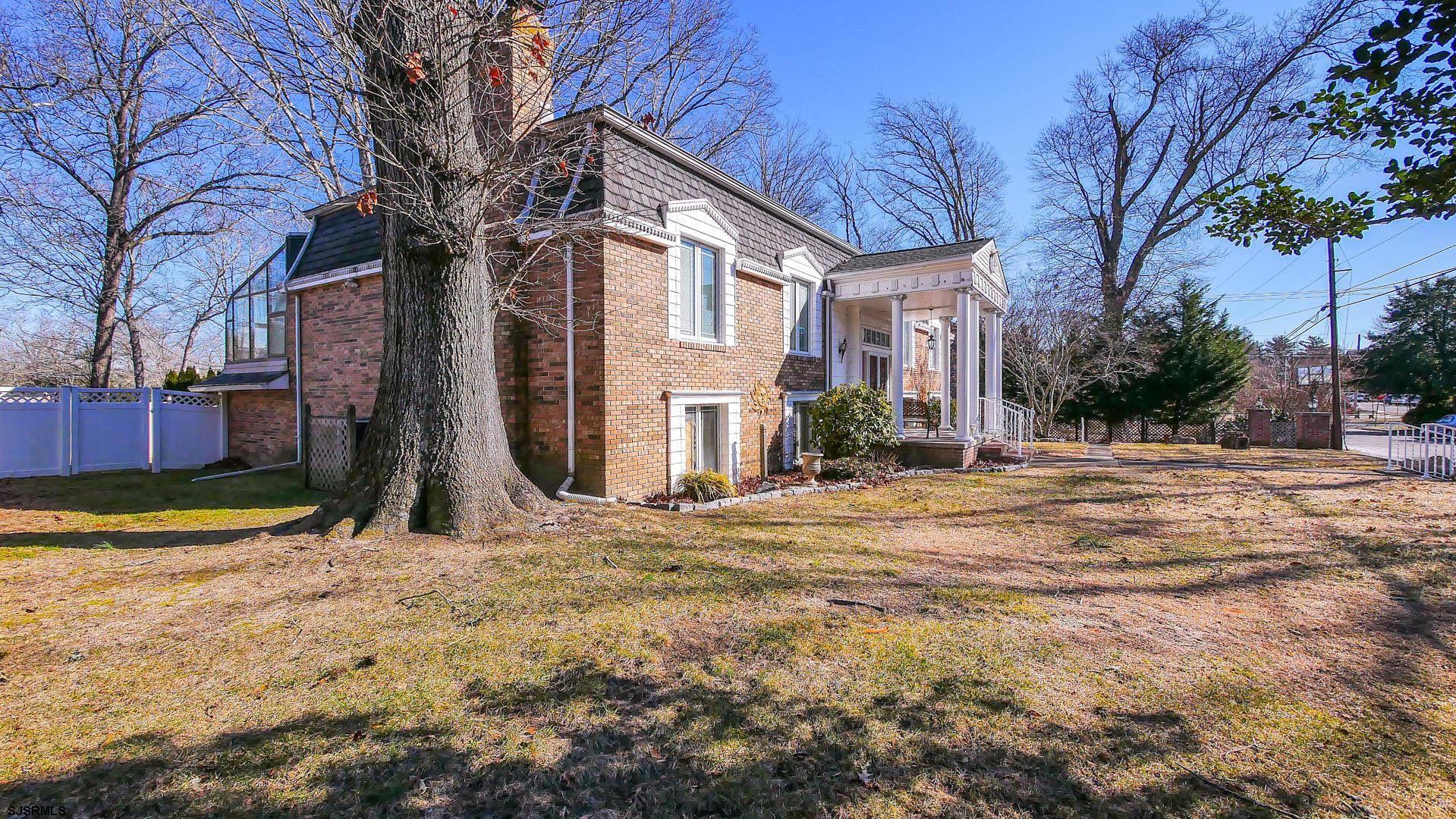 102 Morris Avenue - Picture 2
