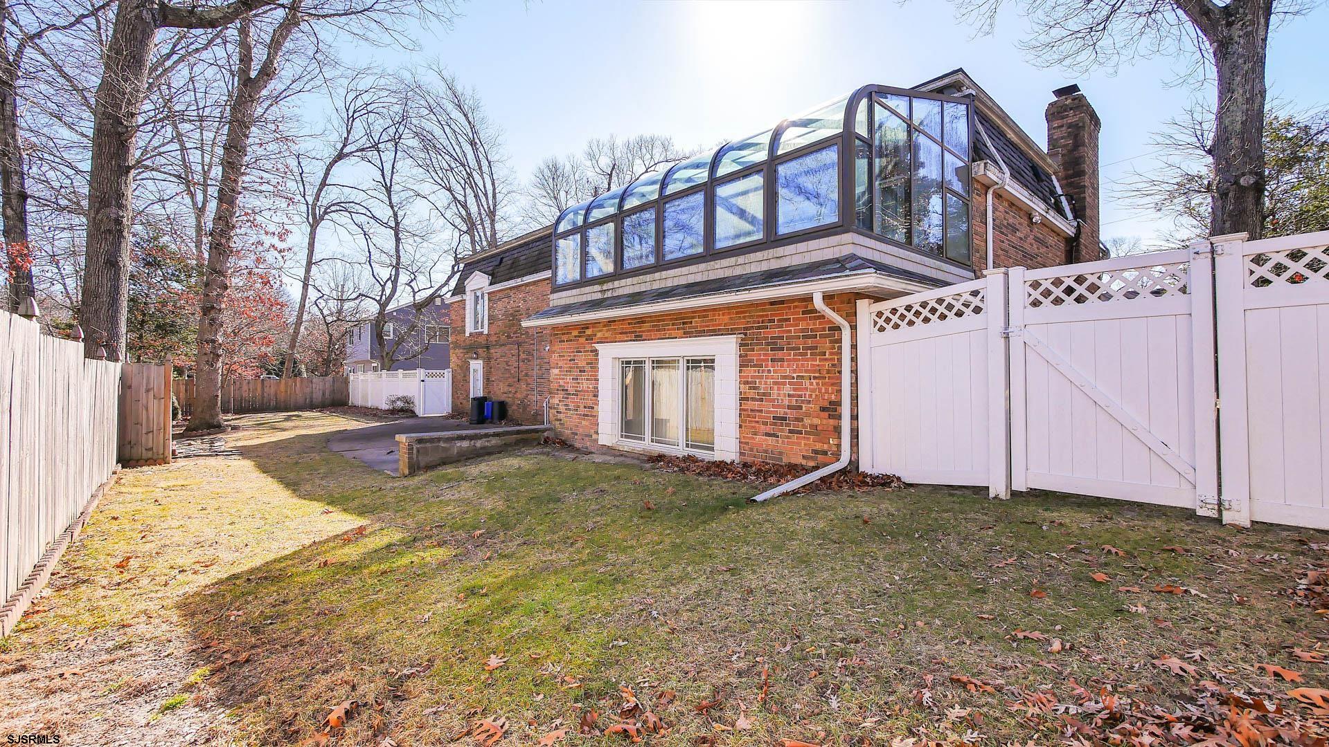 102 Morris Avenue