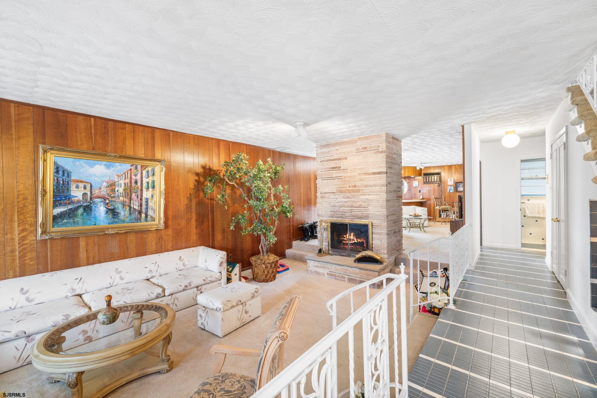 400 N Clermont Avenue