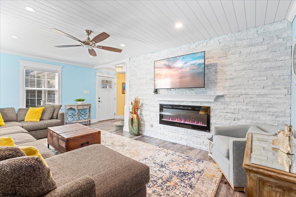 31 N Clarendon Avenue