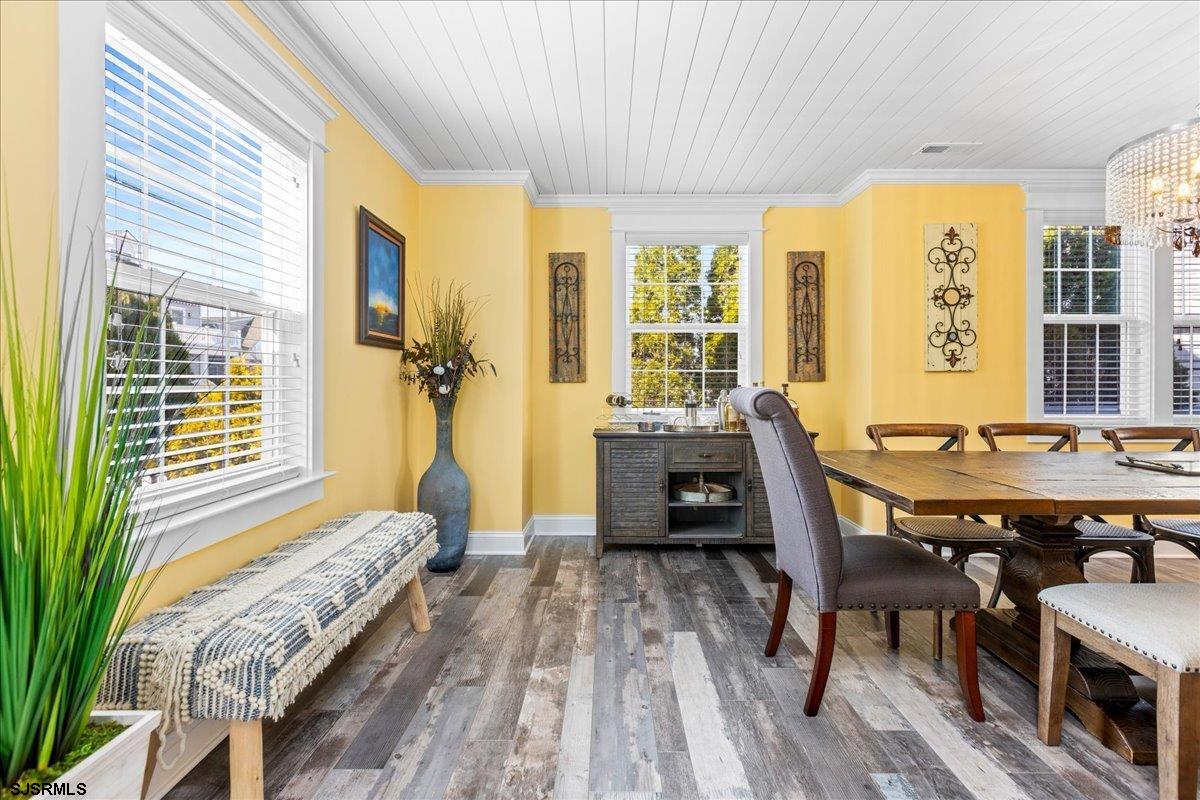 31 N Clarendon Avenue