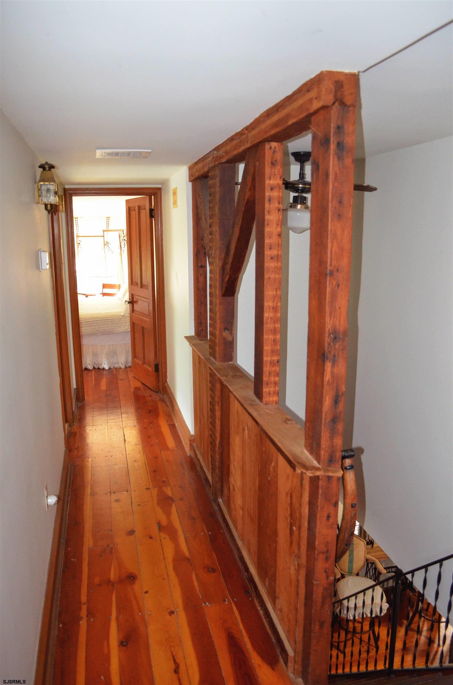 105 Thompson Ln