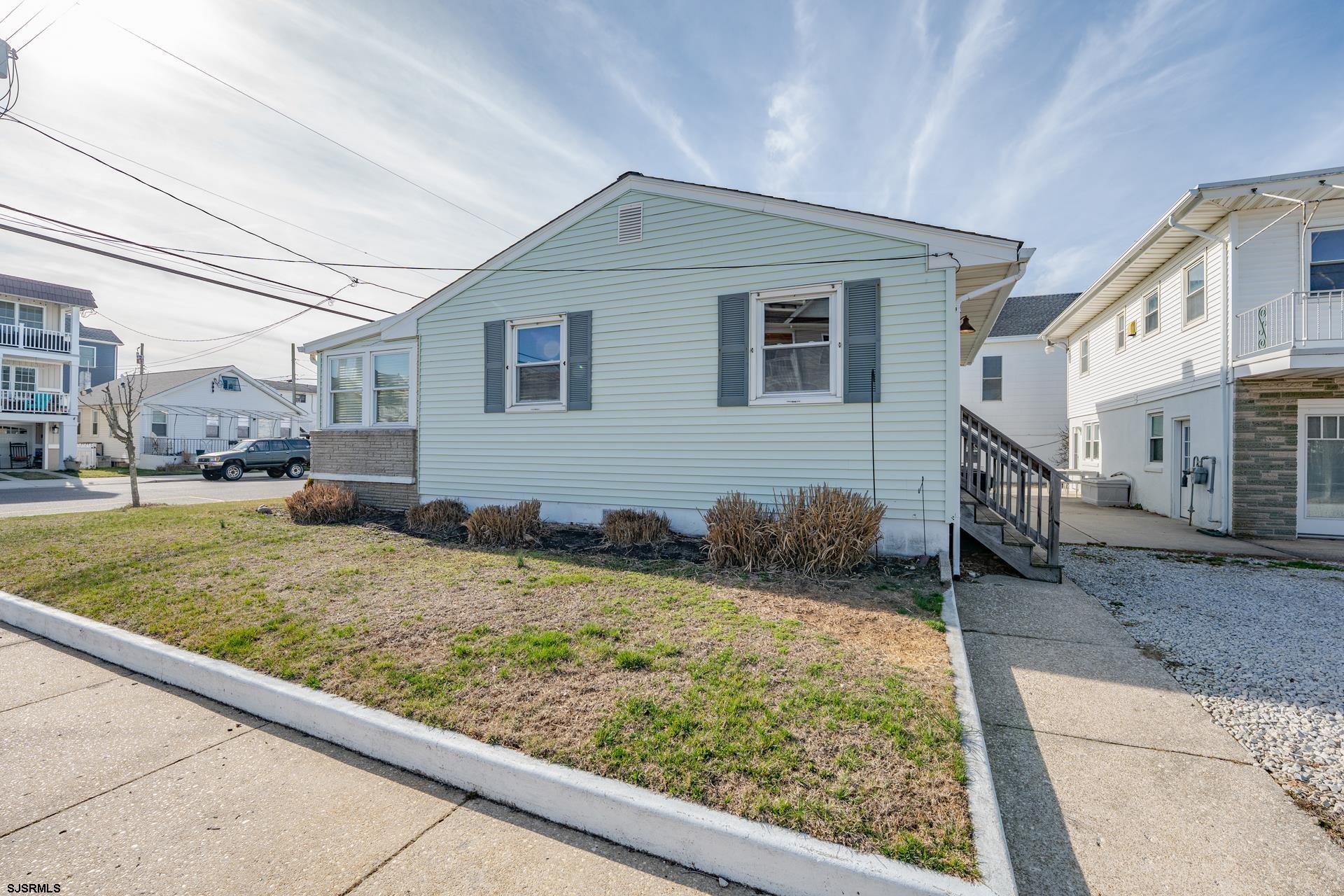 11 E 7th Street