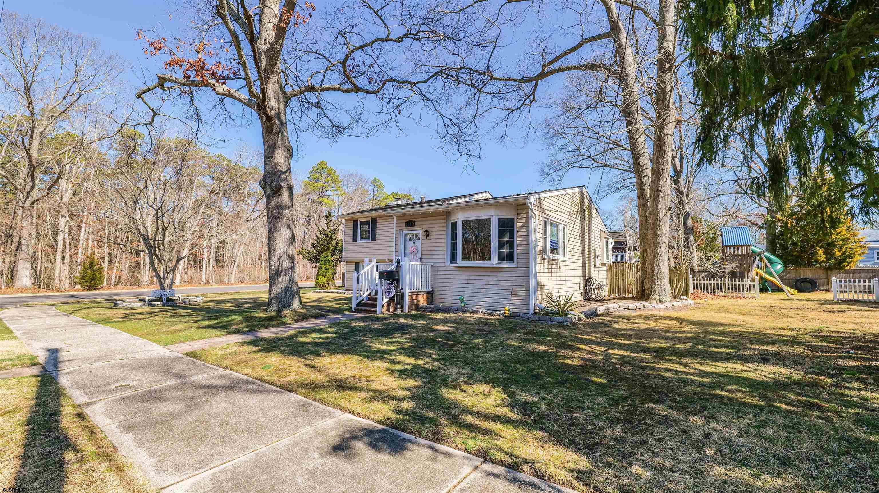 1110 Breakers Avenue - Picture 1