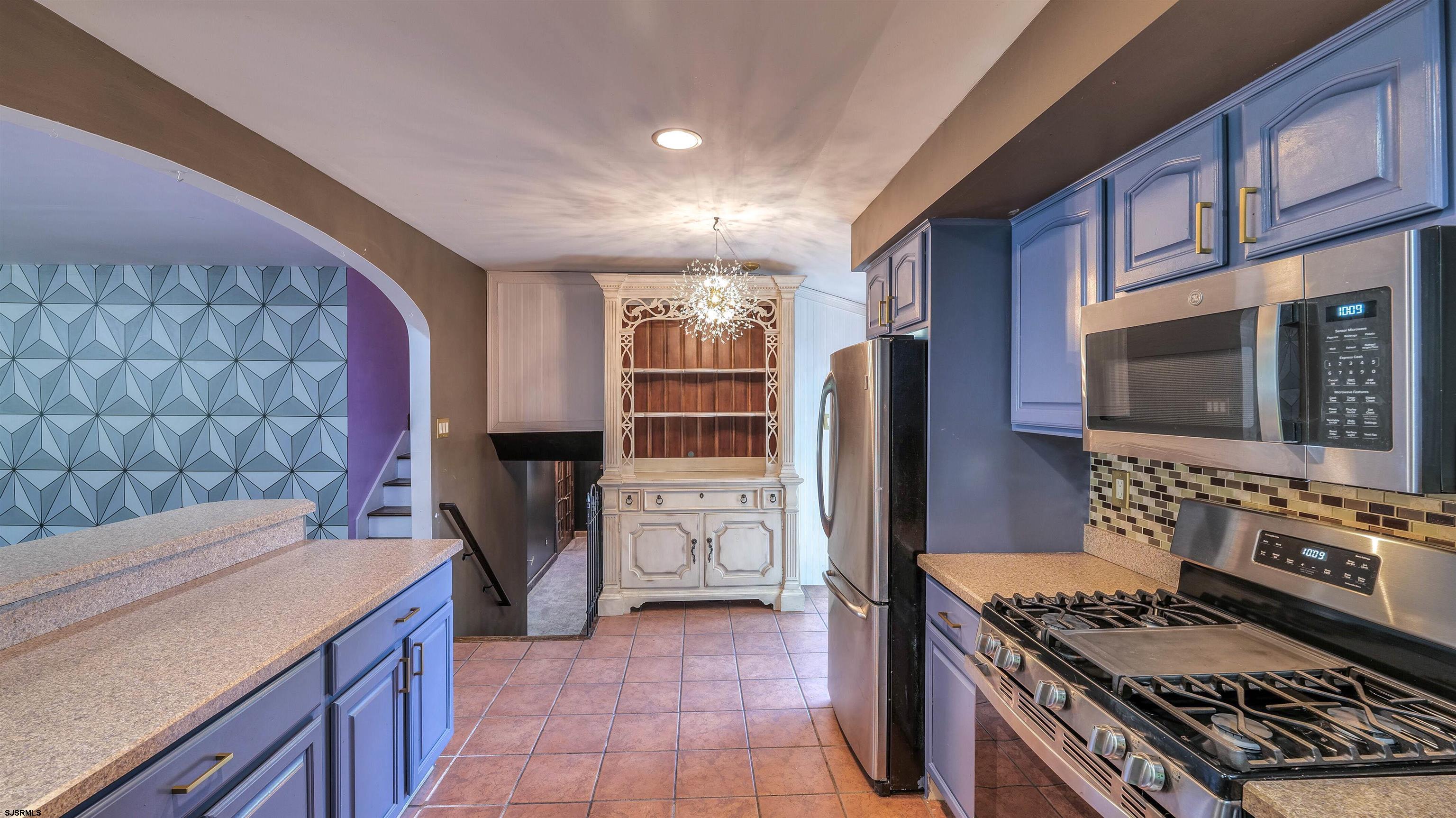 1110 Breakers Avenue