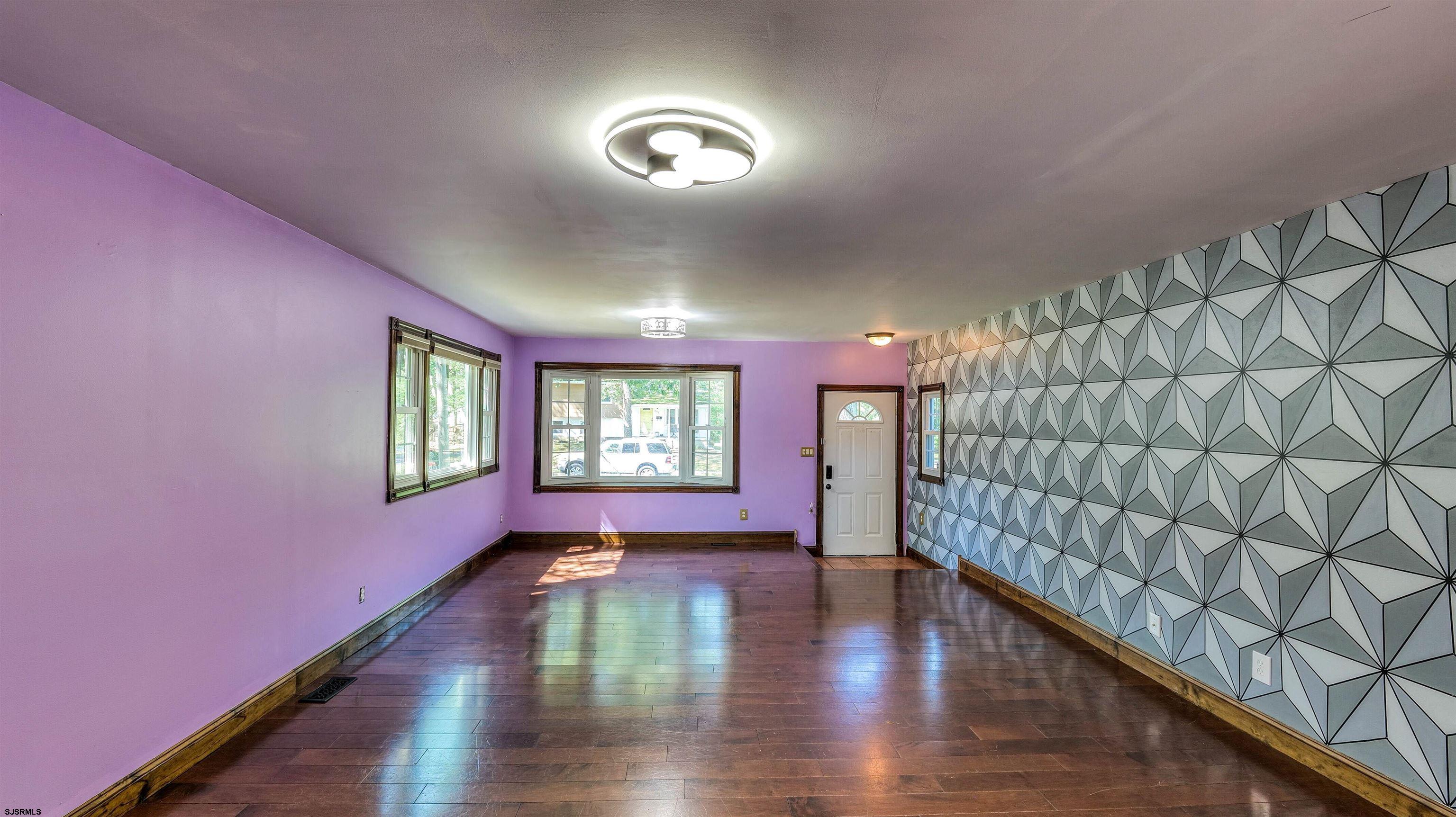 1110 Breakers Avenue