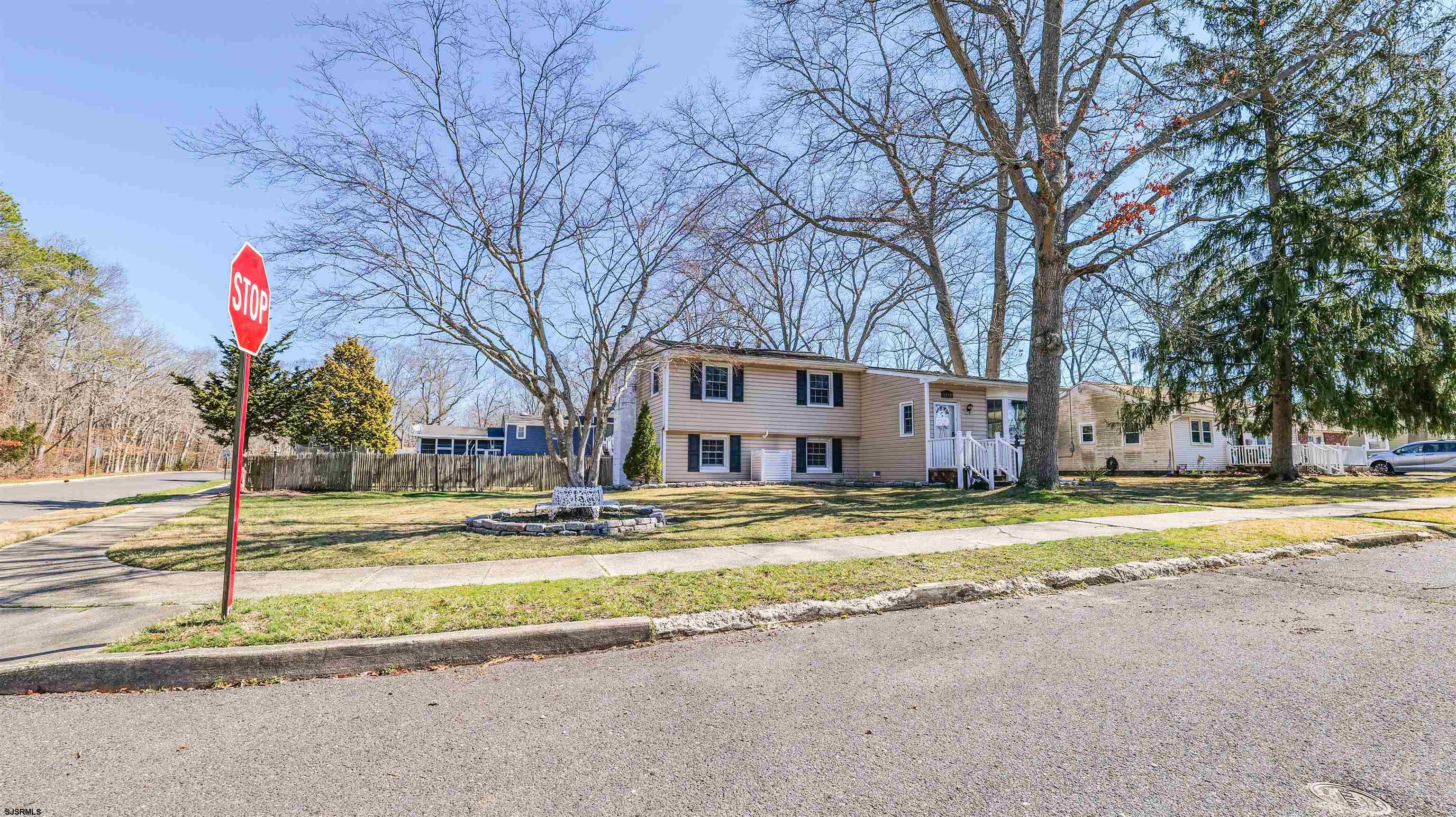 1110 Breakers Avenue - Picture 3