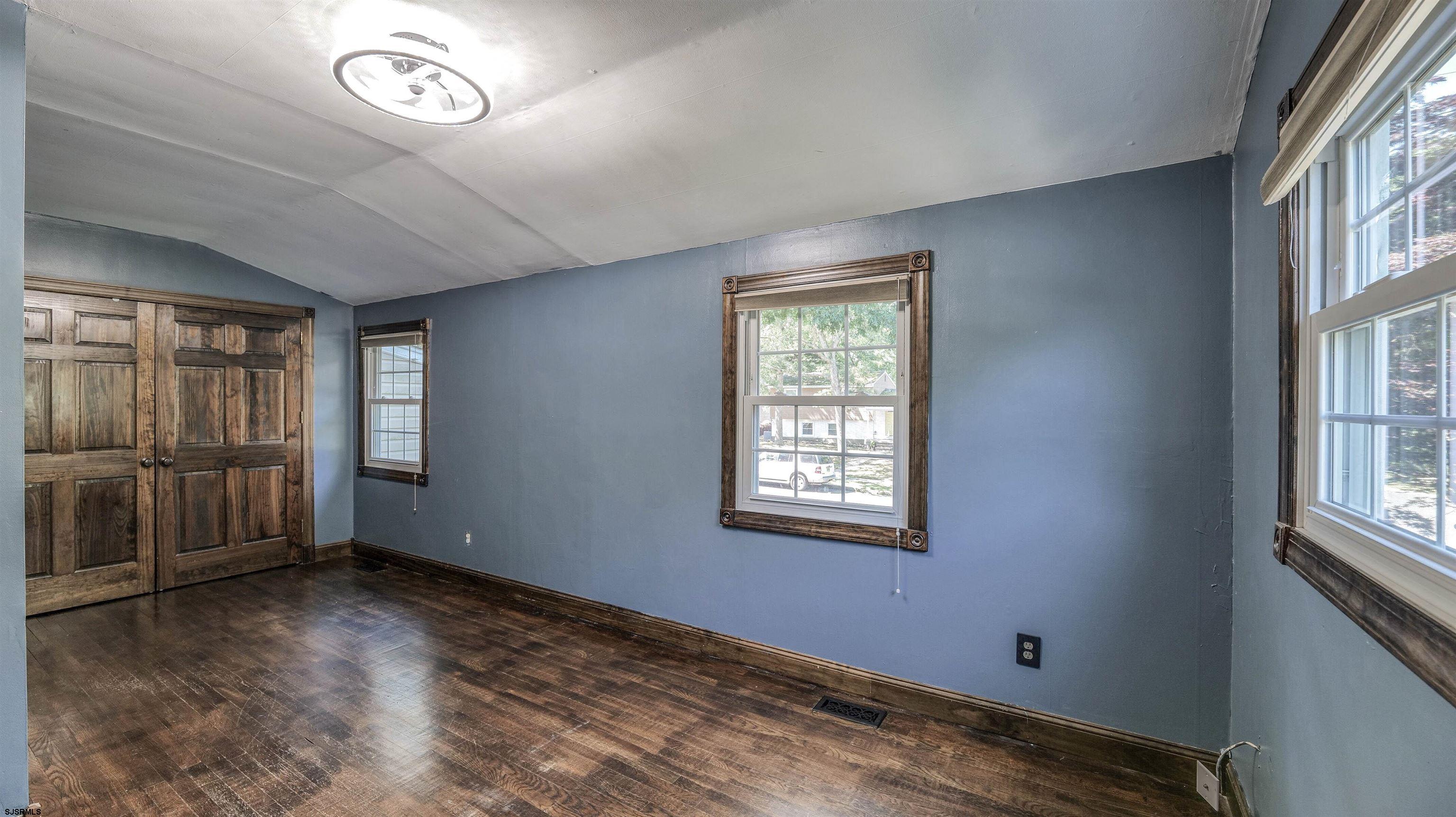 1110 Breakers Avenue