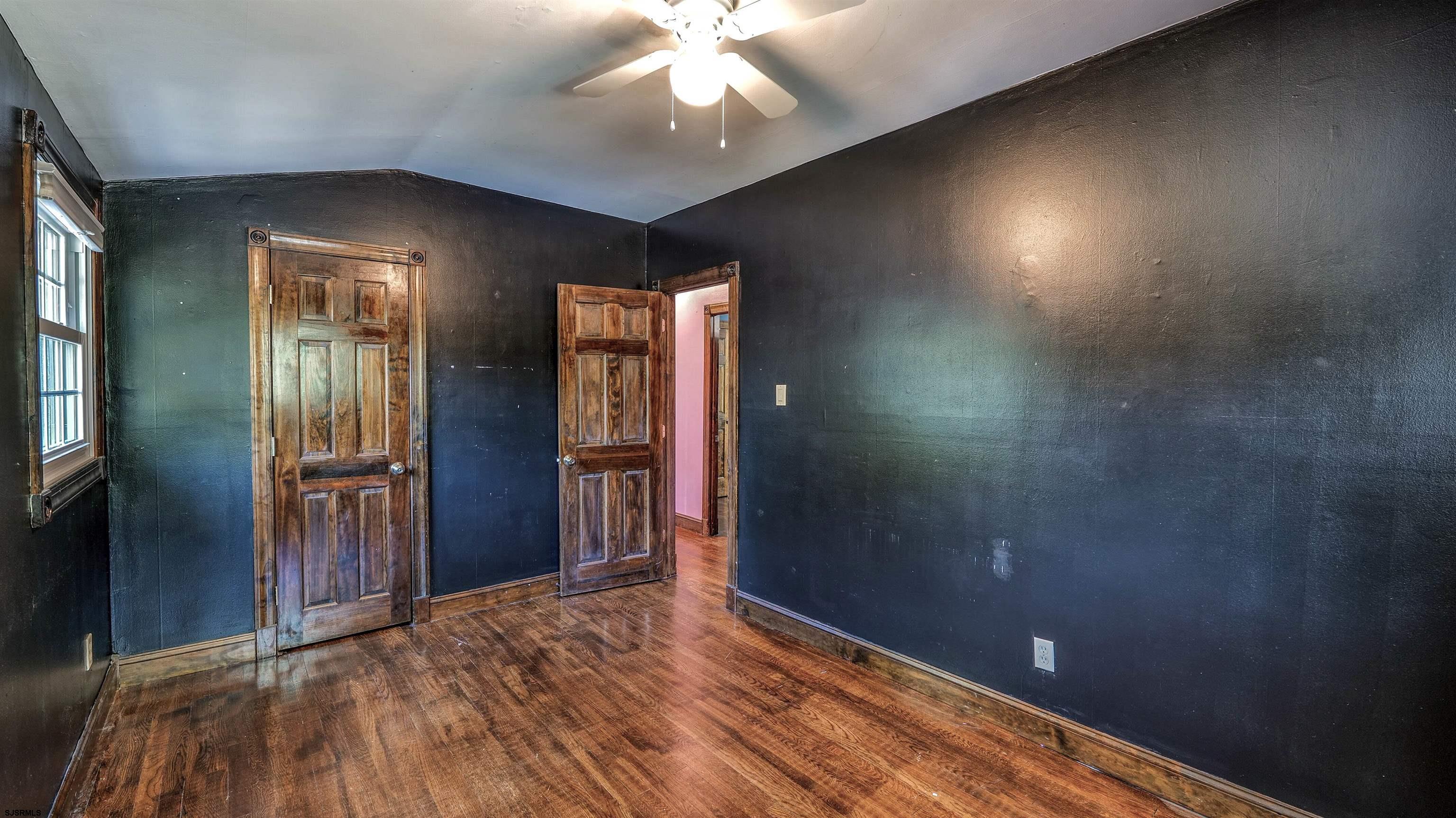 1110 Breakers Avenue