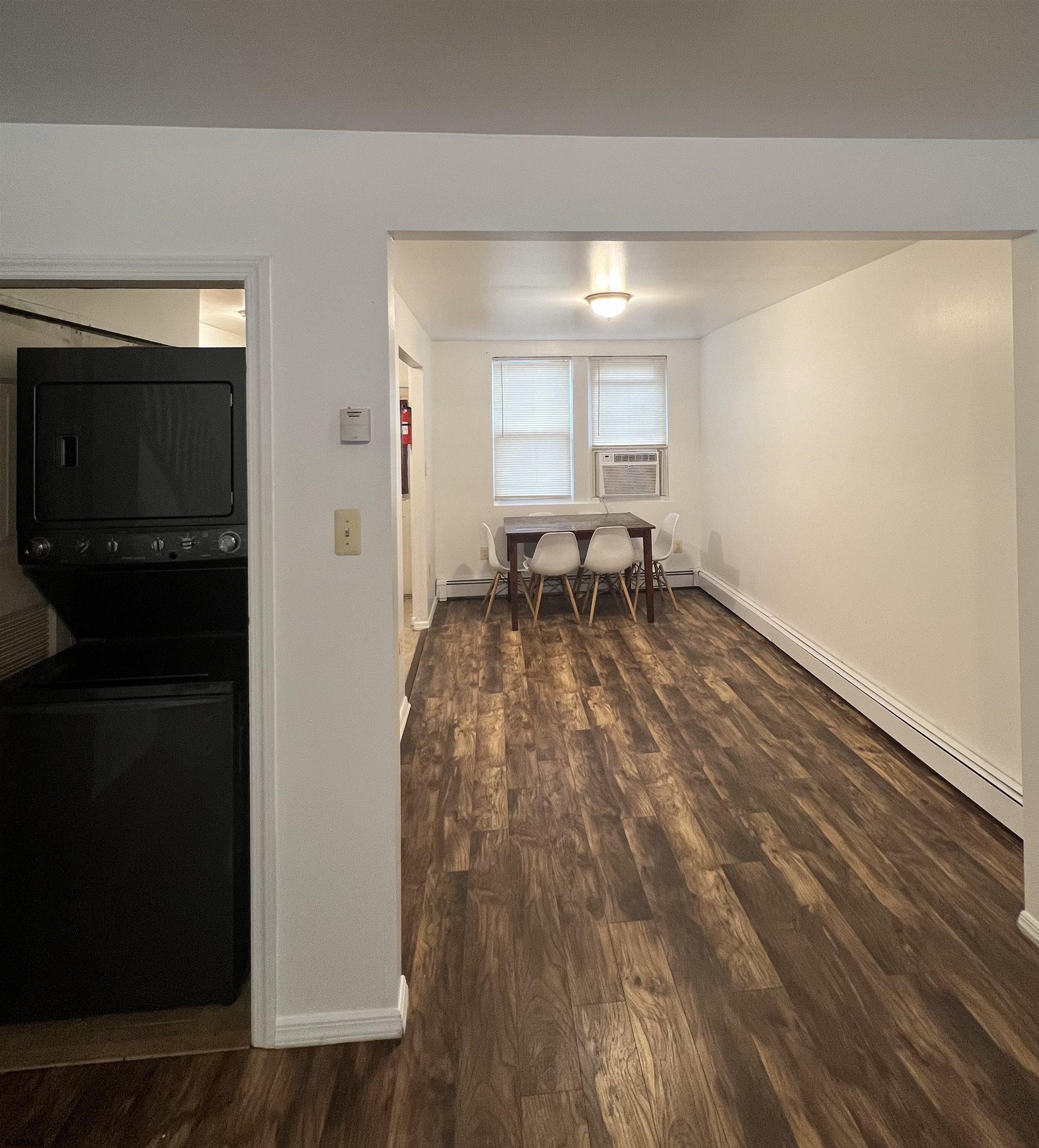 722 N Indiana Avenue - Picture 2