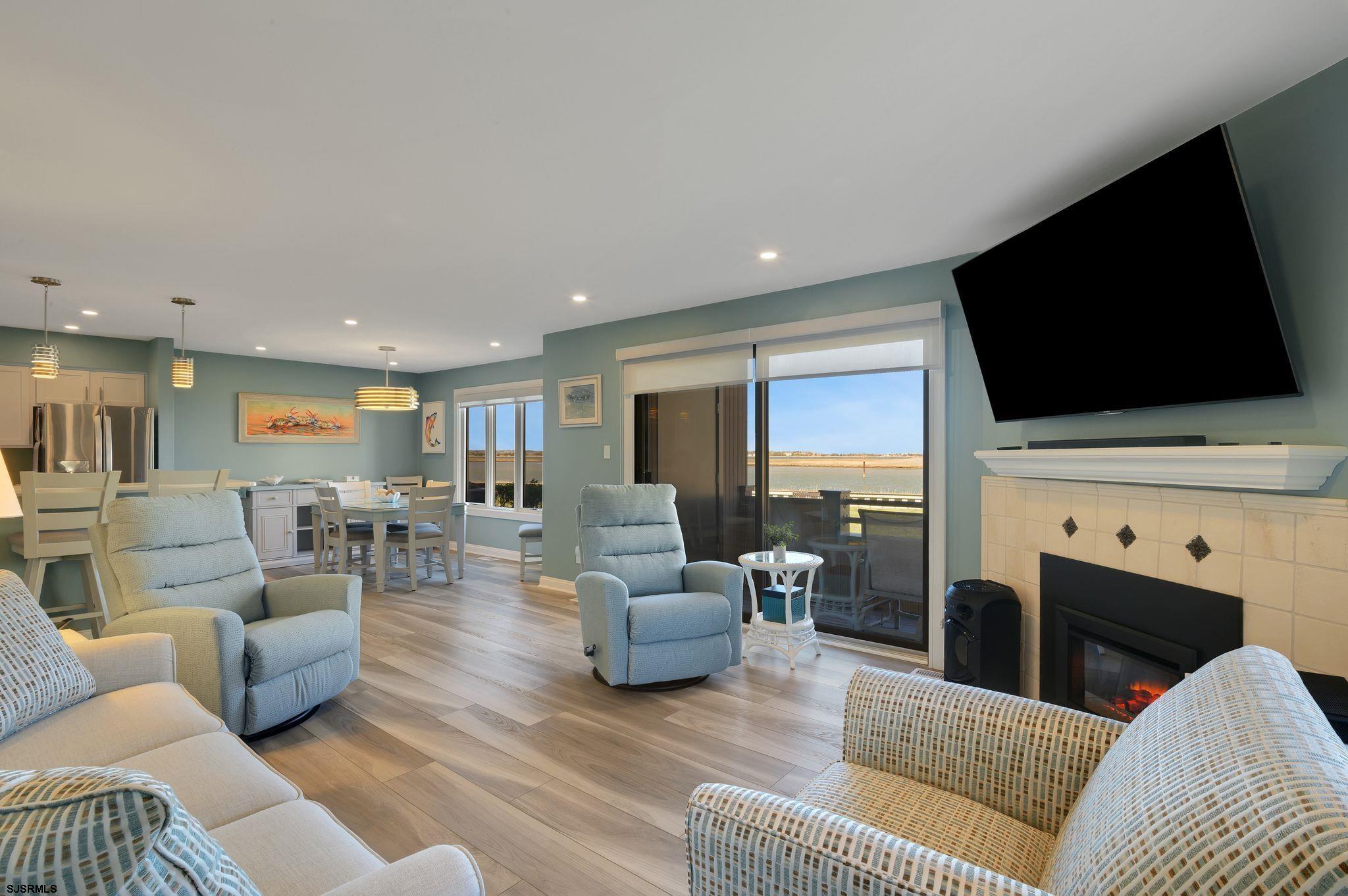 100 Reef Dr