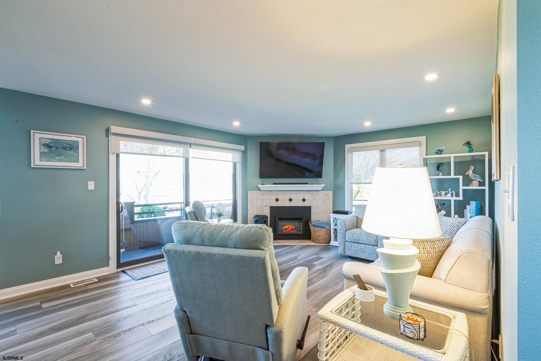 100 Reef Dr