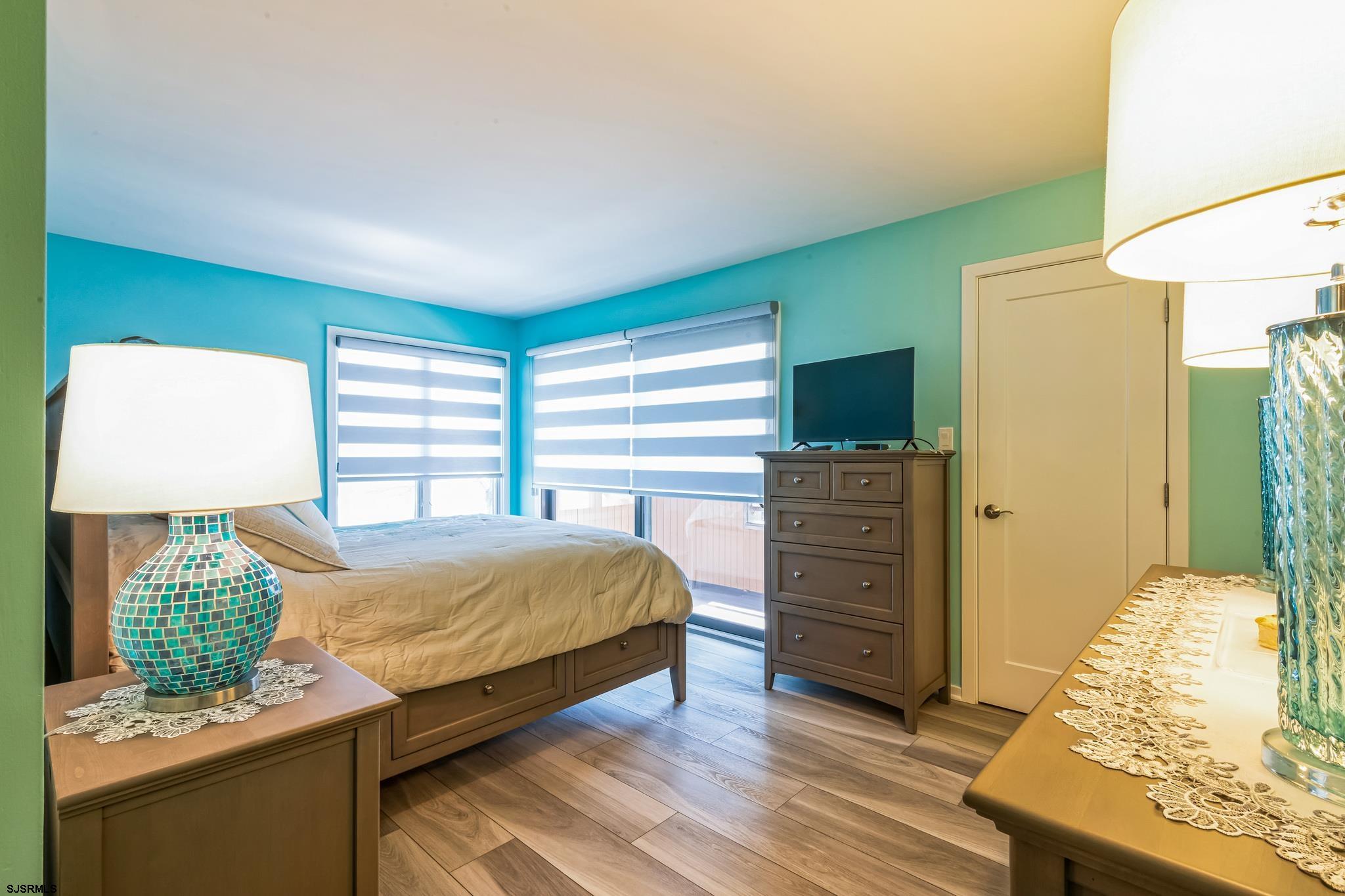 100 Reef Dr