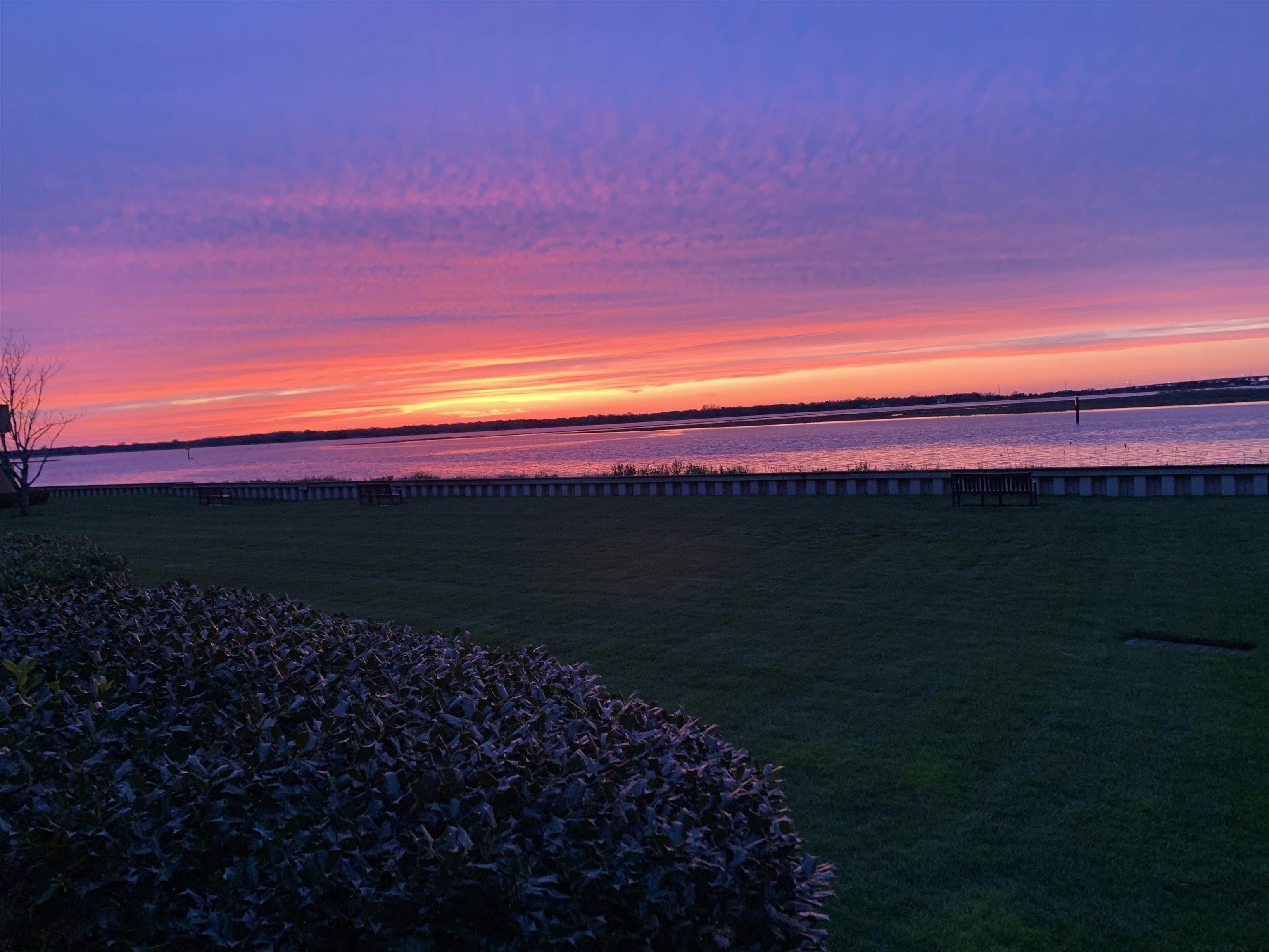 100 Reef Dr
