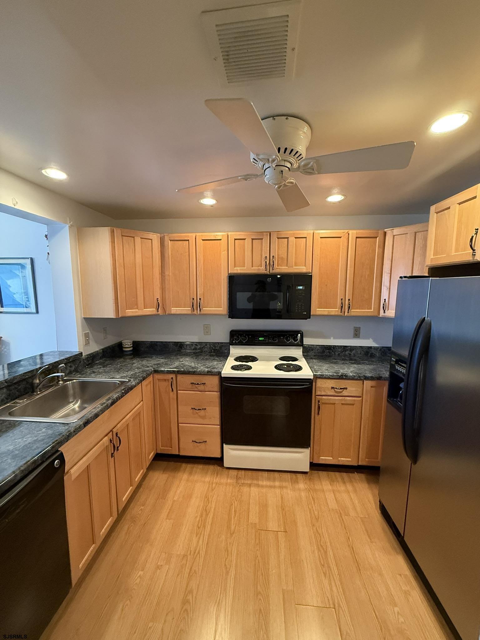 3101 Boardwalk - Picture 4