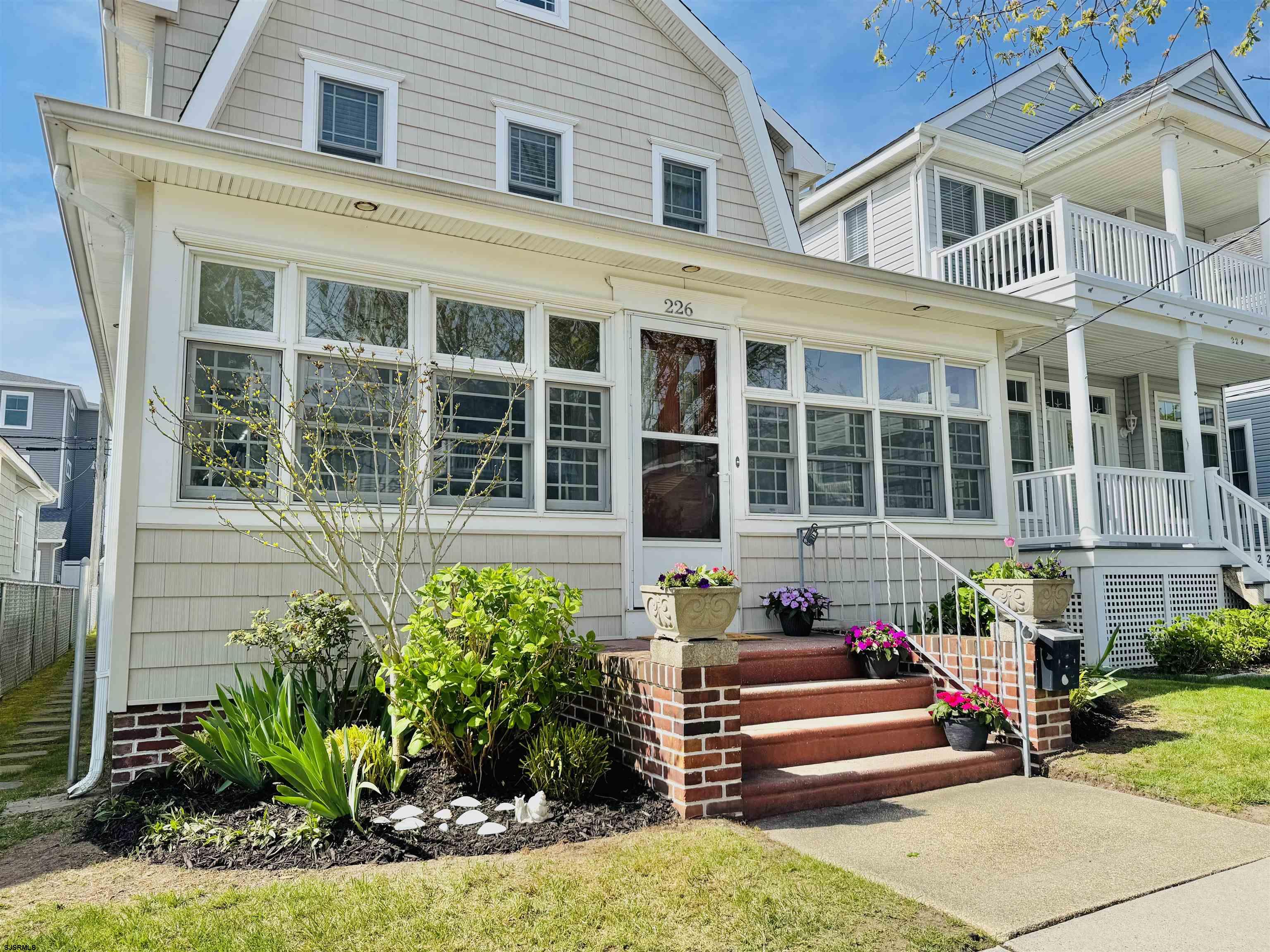 226 Asbury Avenue - Picture 1