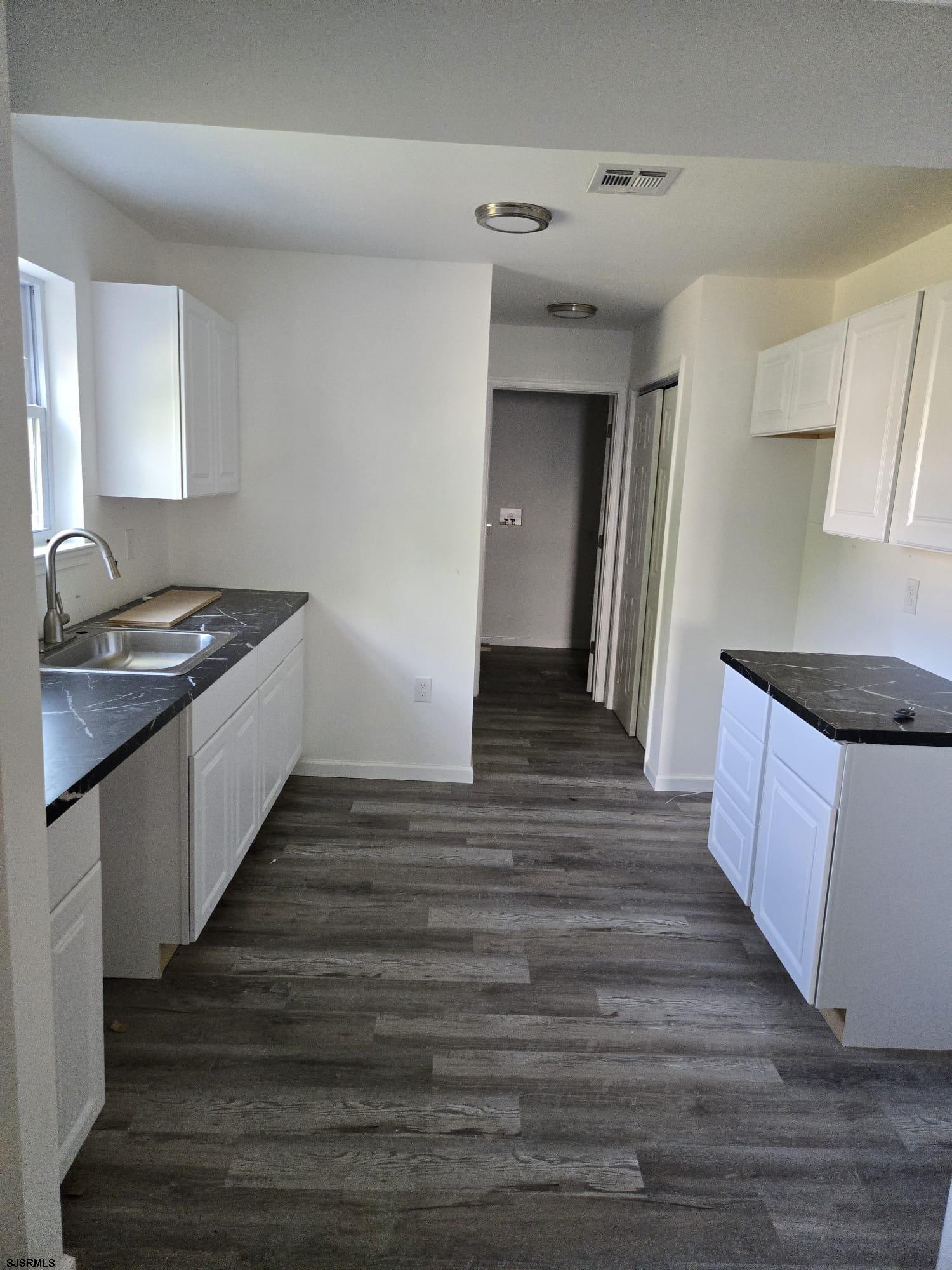 34 N Texas Avenue - Picture 1