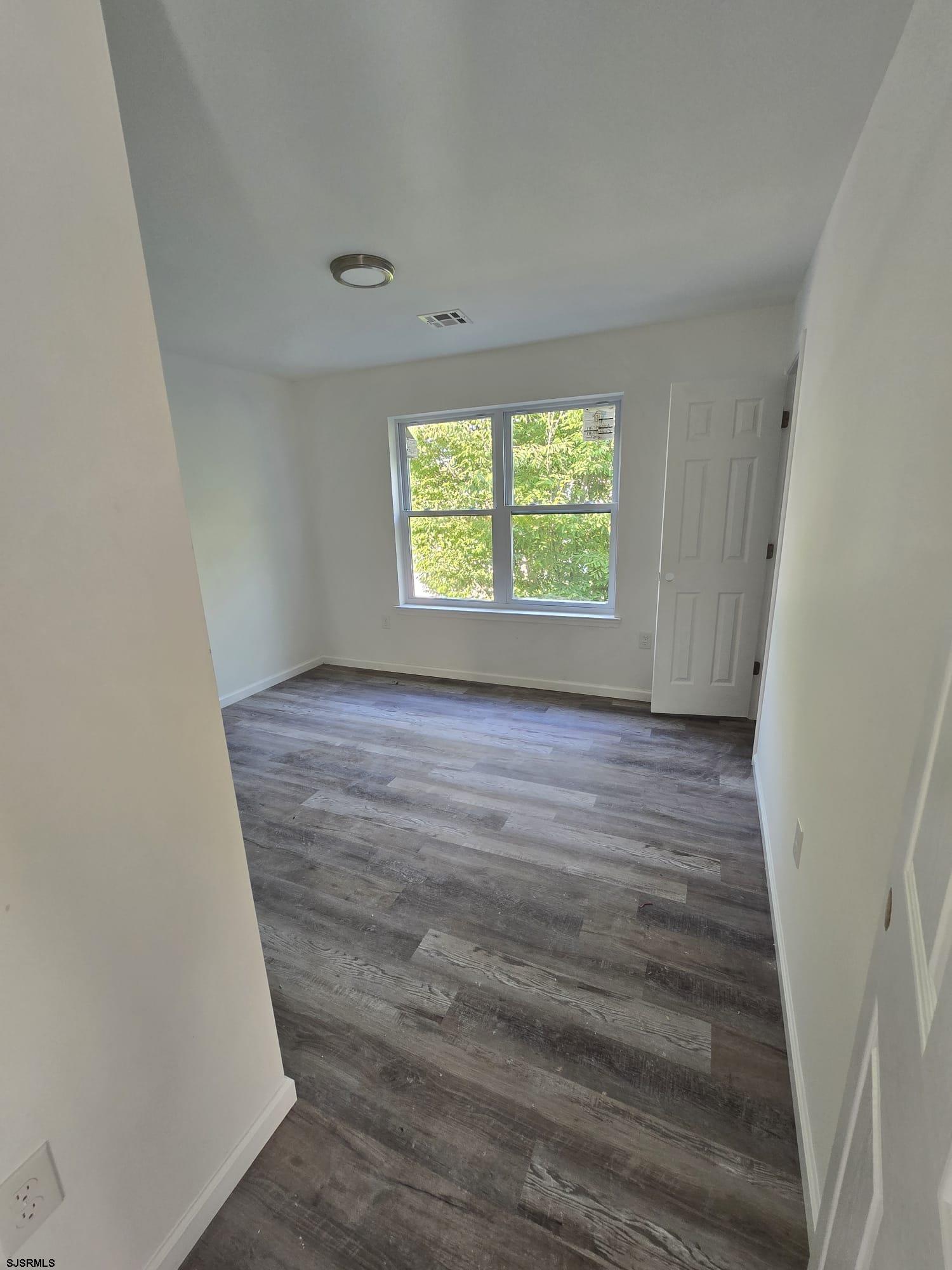 34 N Texas Avenue