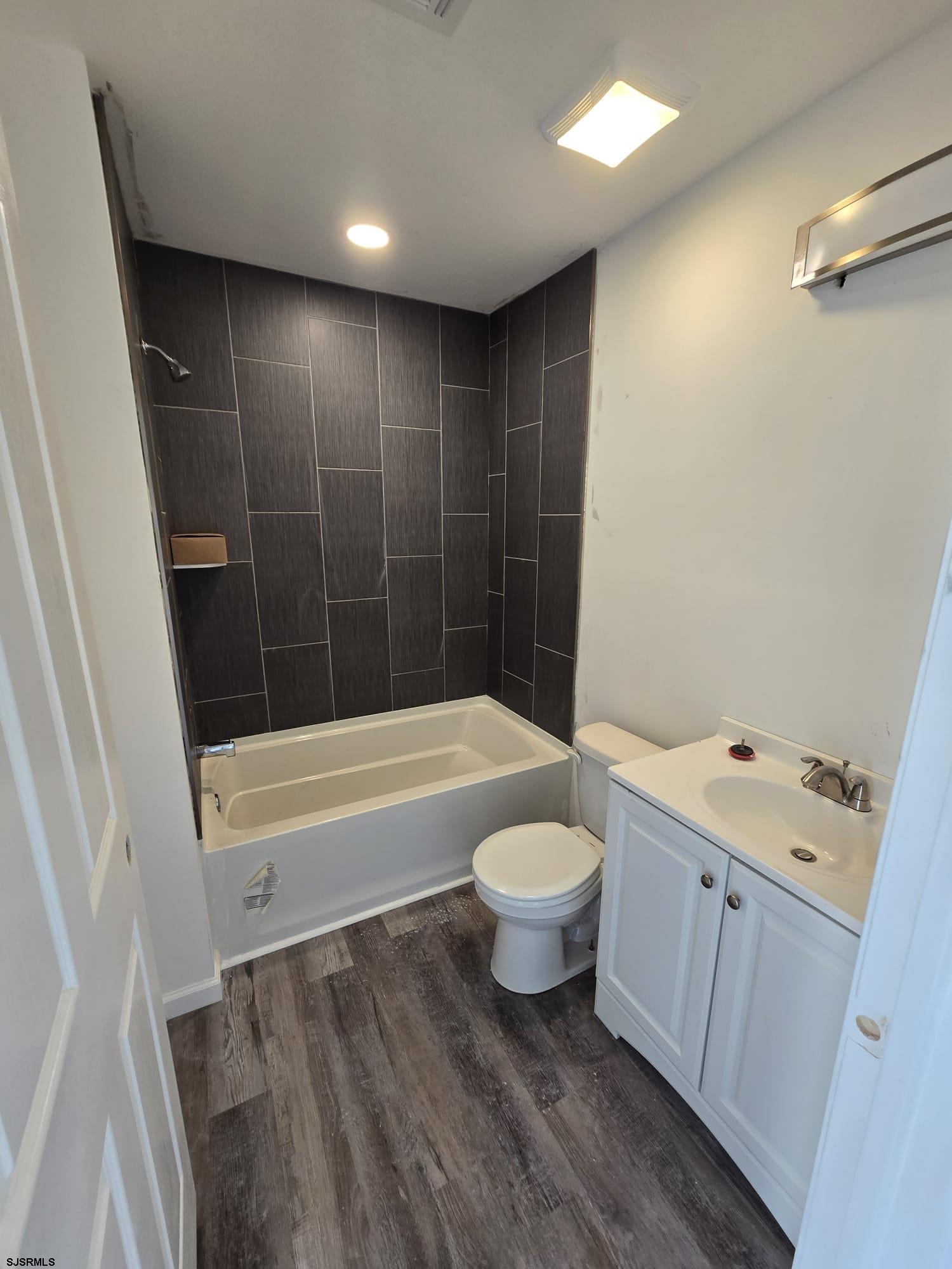 38 N Texas Avenue - Picture 1