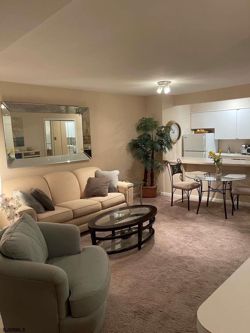 4800 Boardwalk - Picture 2